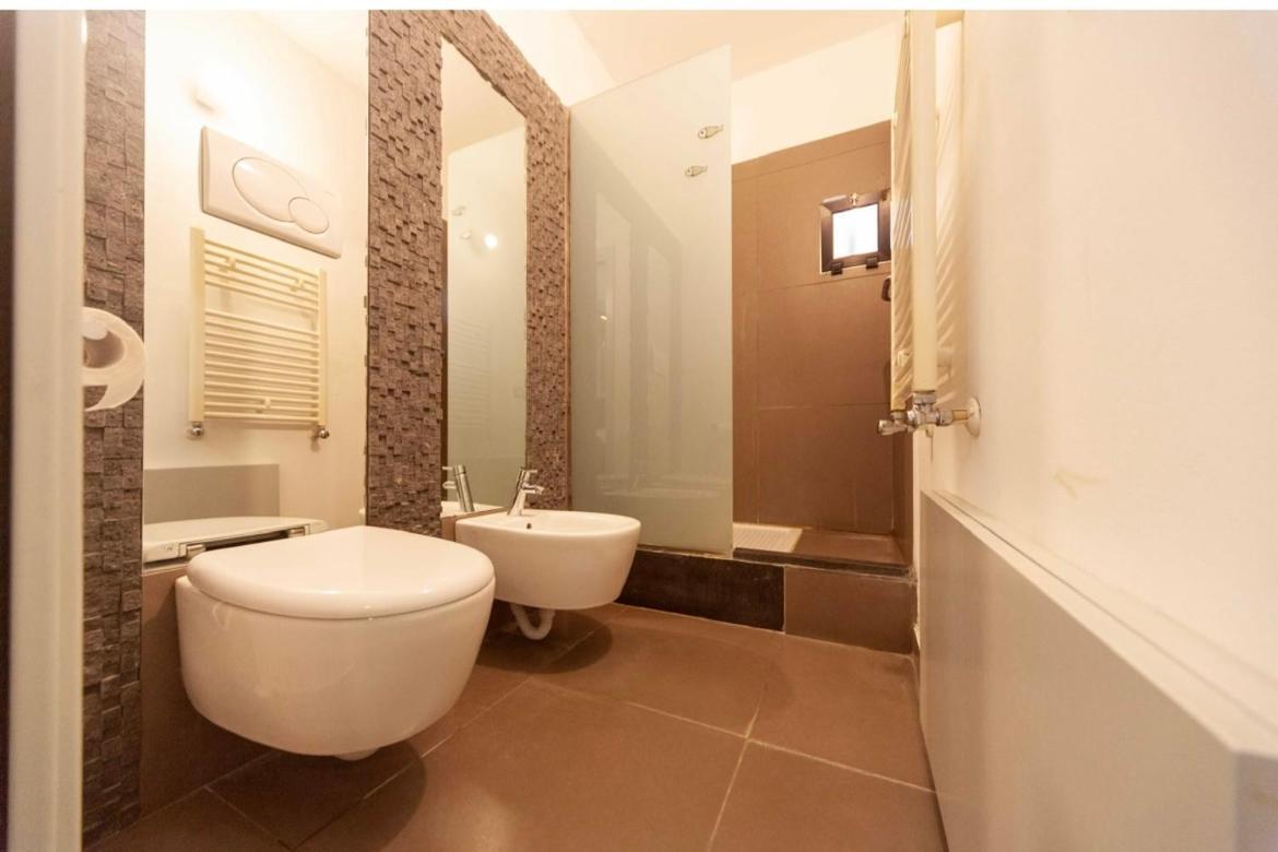 Two-Bedroom Deluxe Apartment with Balcony