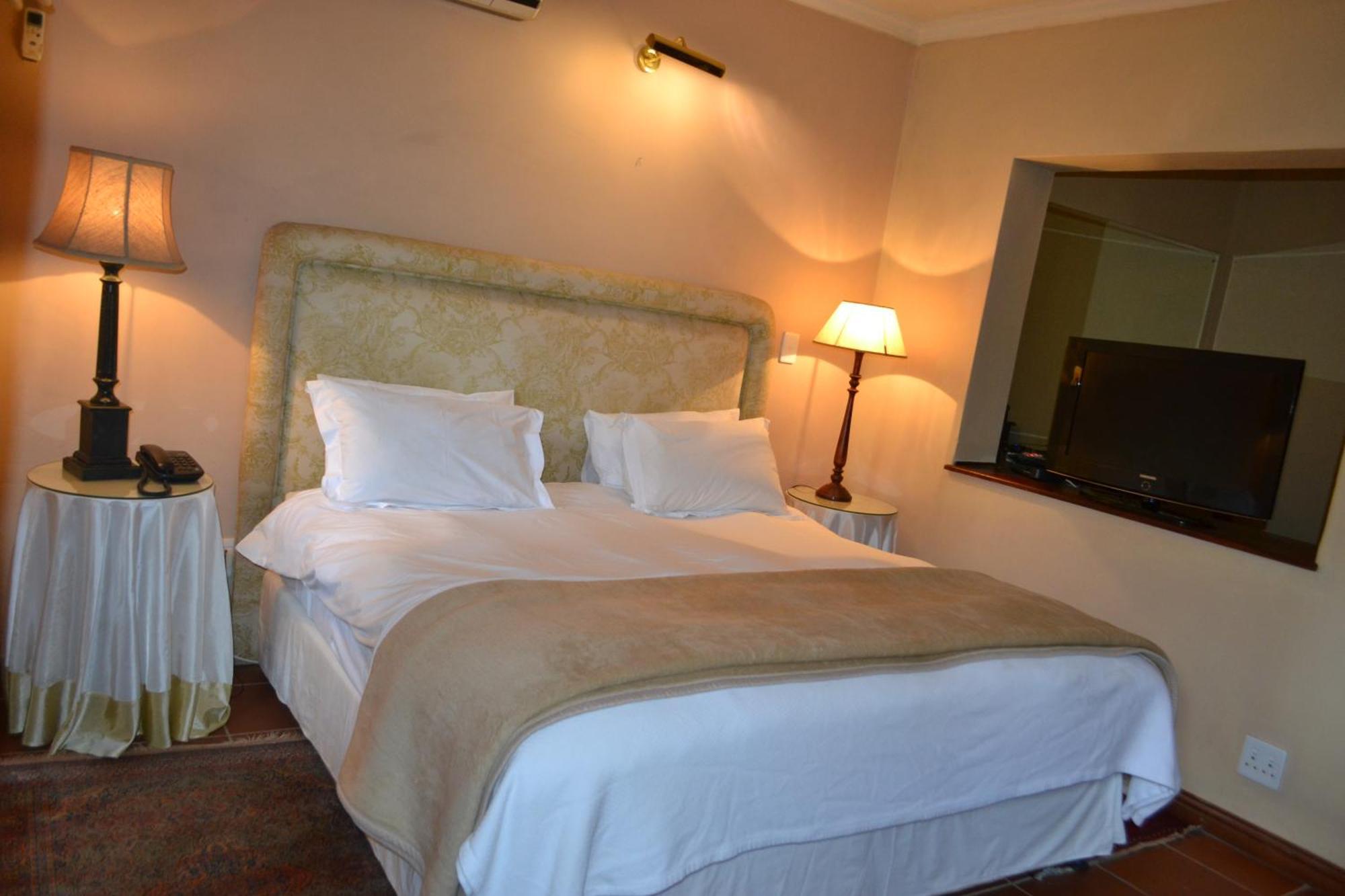 Queen Room with Garden View,1584714776:JPEG