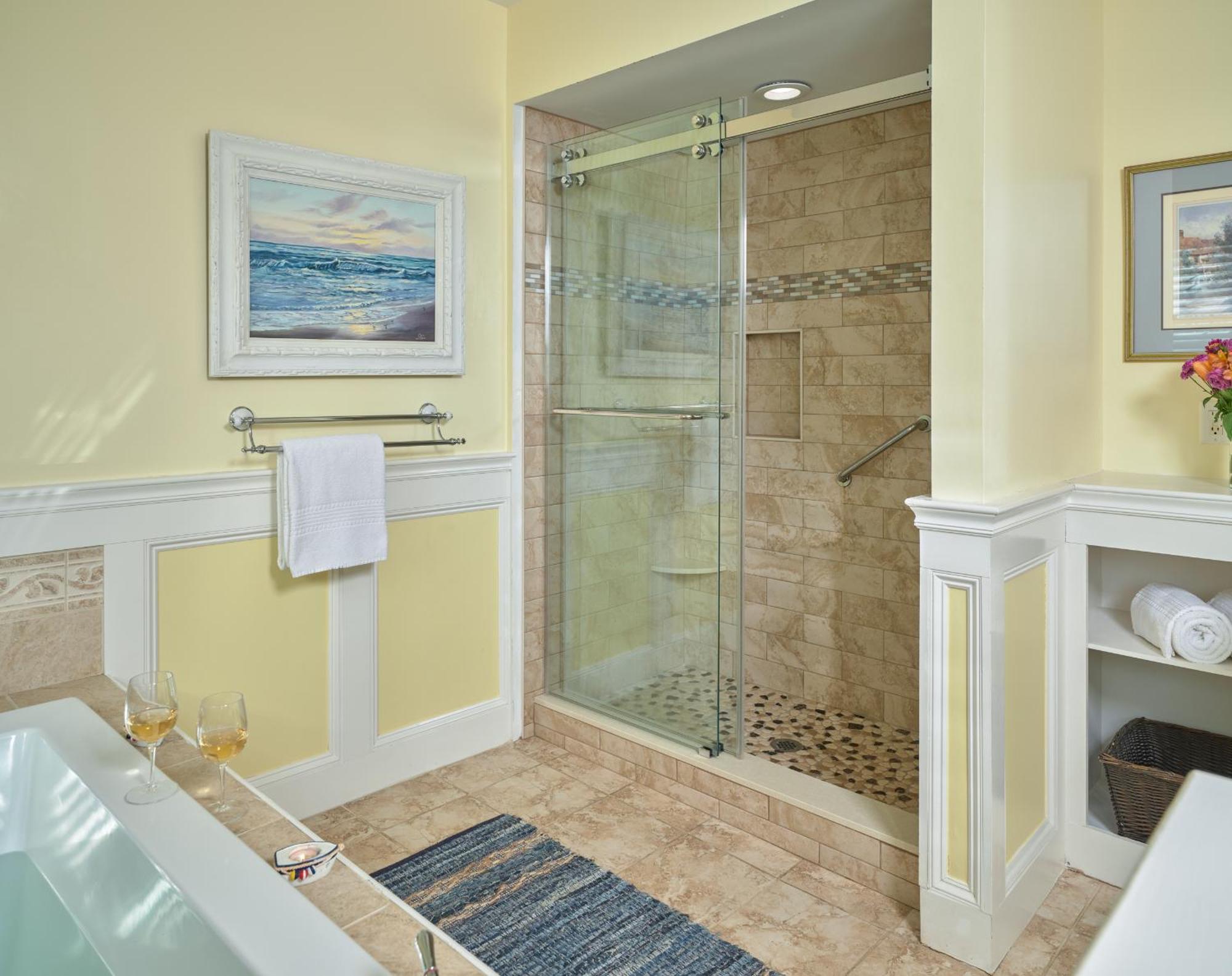 Deluxe King Suite