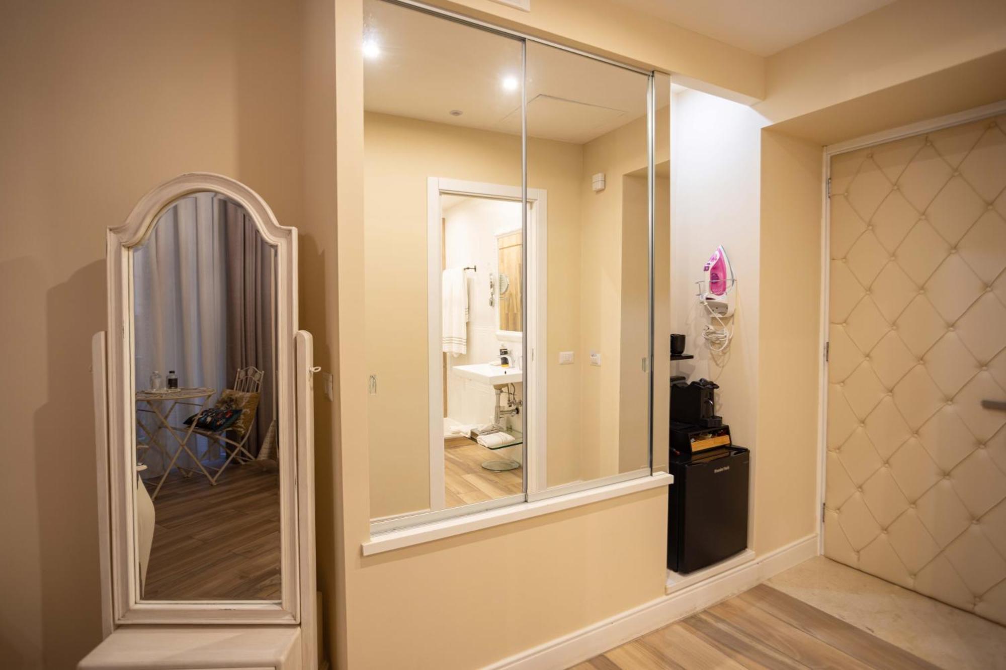 Deluxe Double or Twin Room with Balcony,1586886892:JPEG