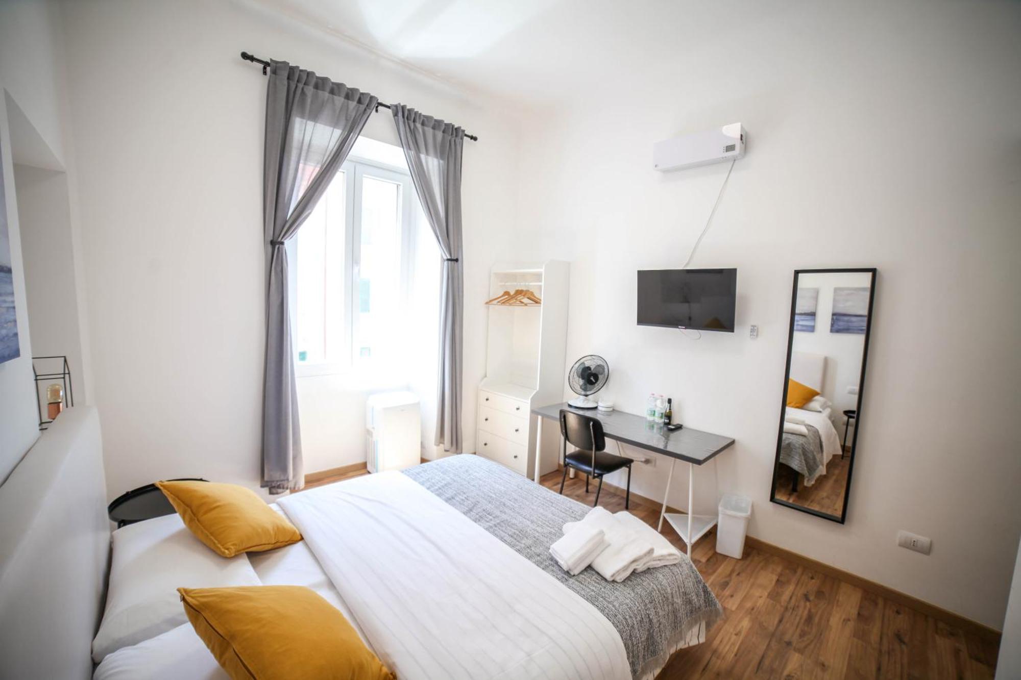 Double Room Private Bathroom