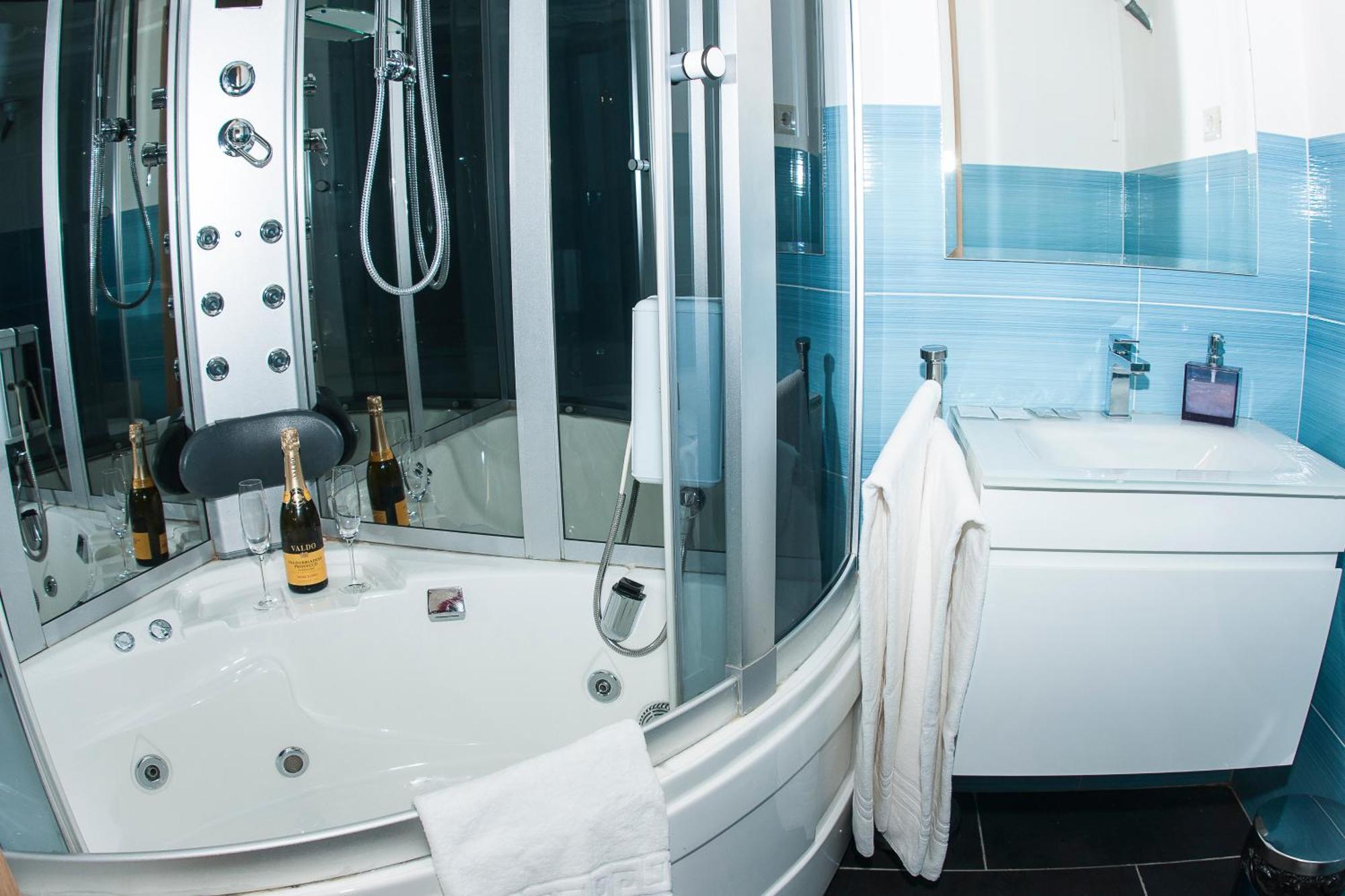 Superior Double Room Hot Tub