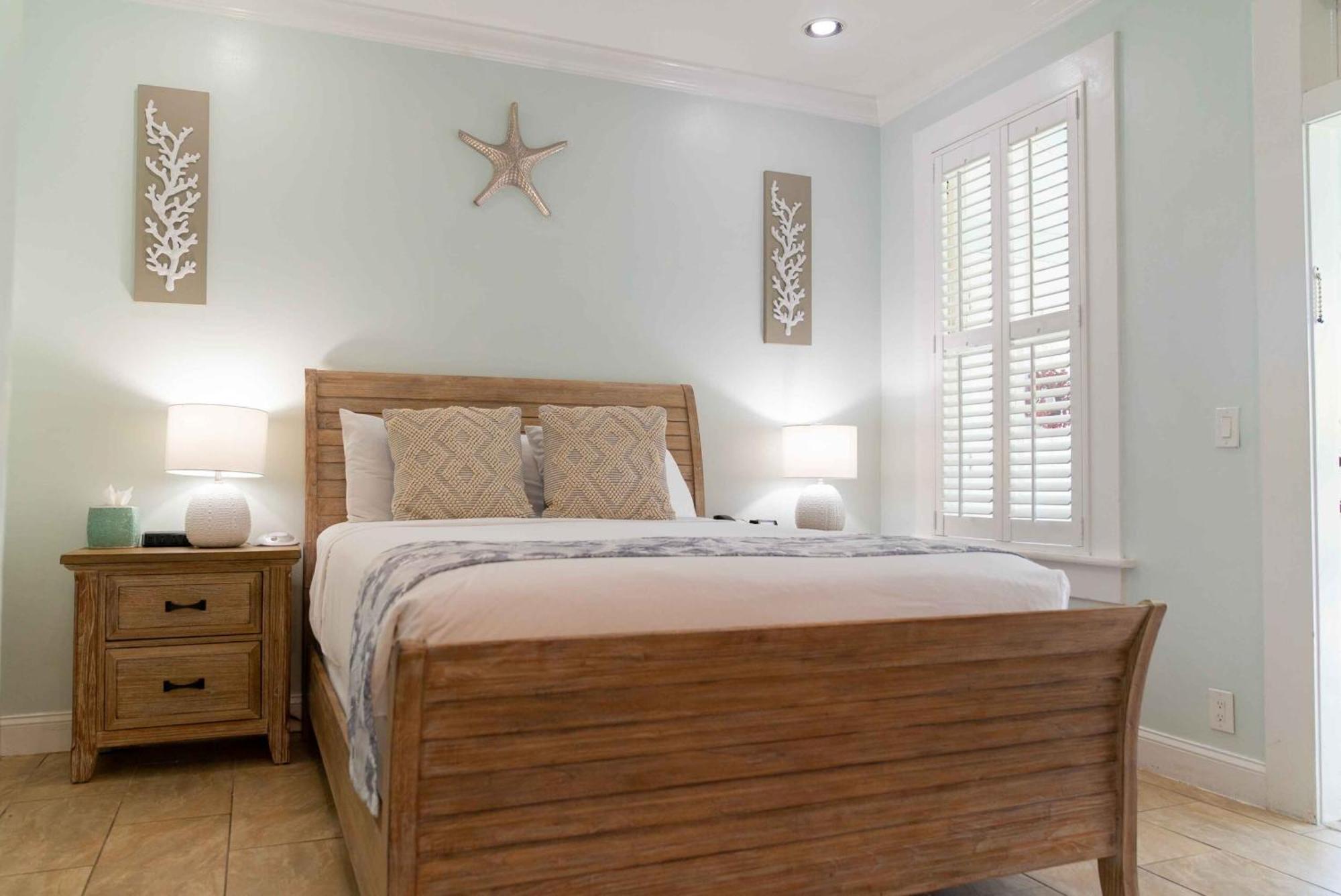 Queen Room,1470279347:JPEG