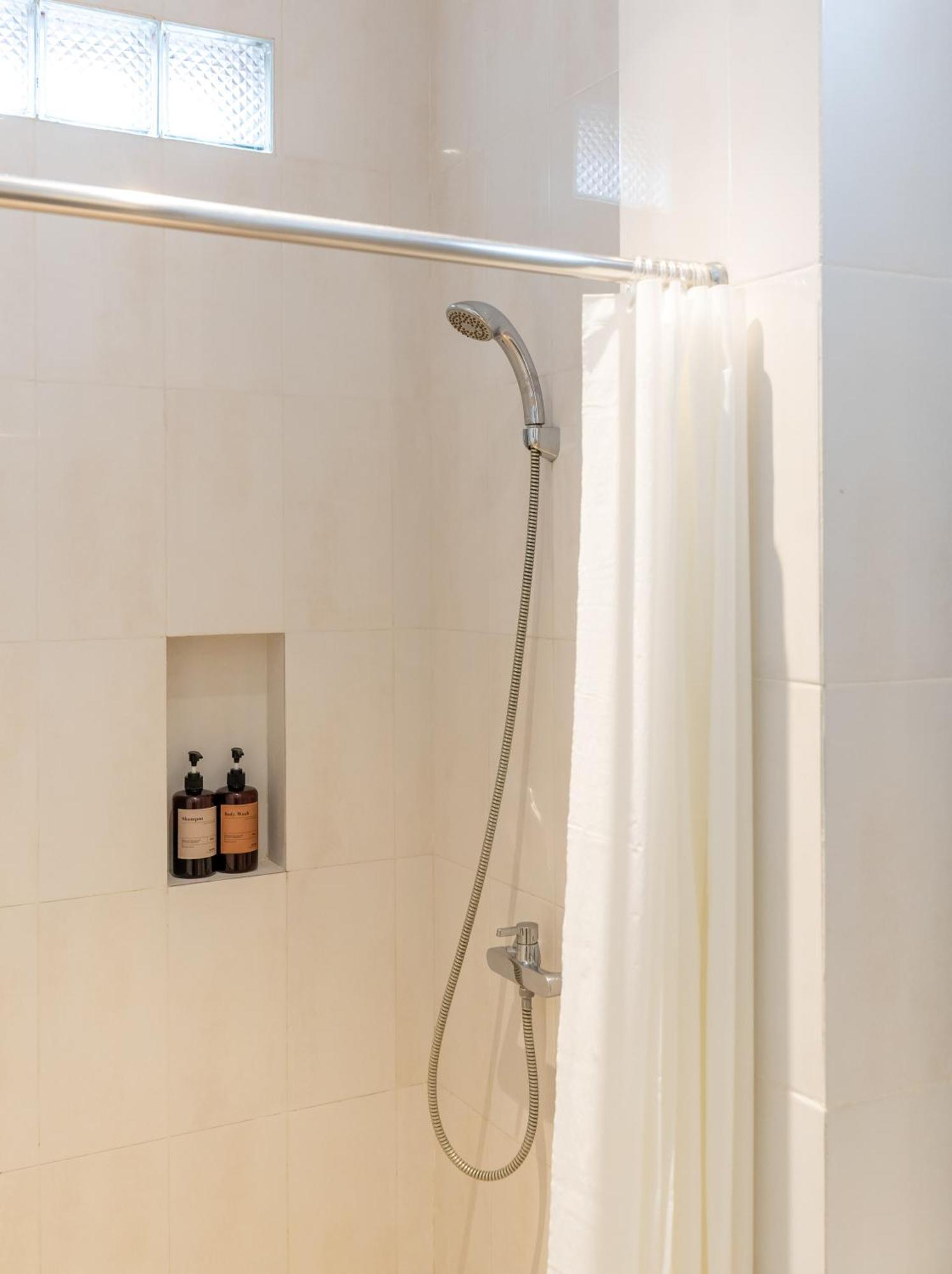 Twin Room Private Bathroom