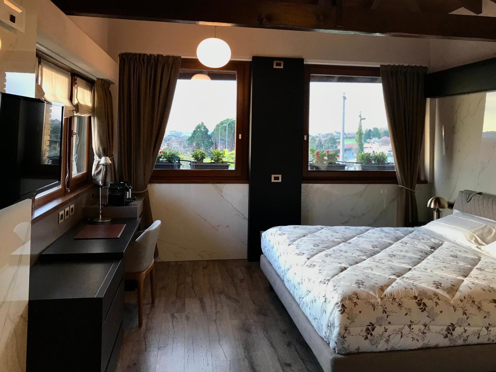 Junior Suite with Garden View