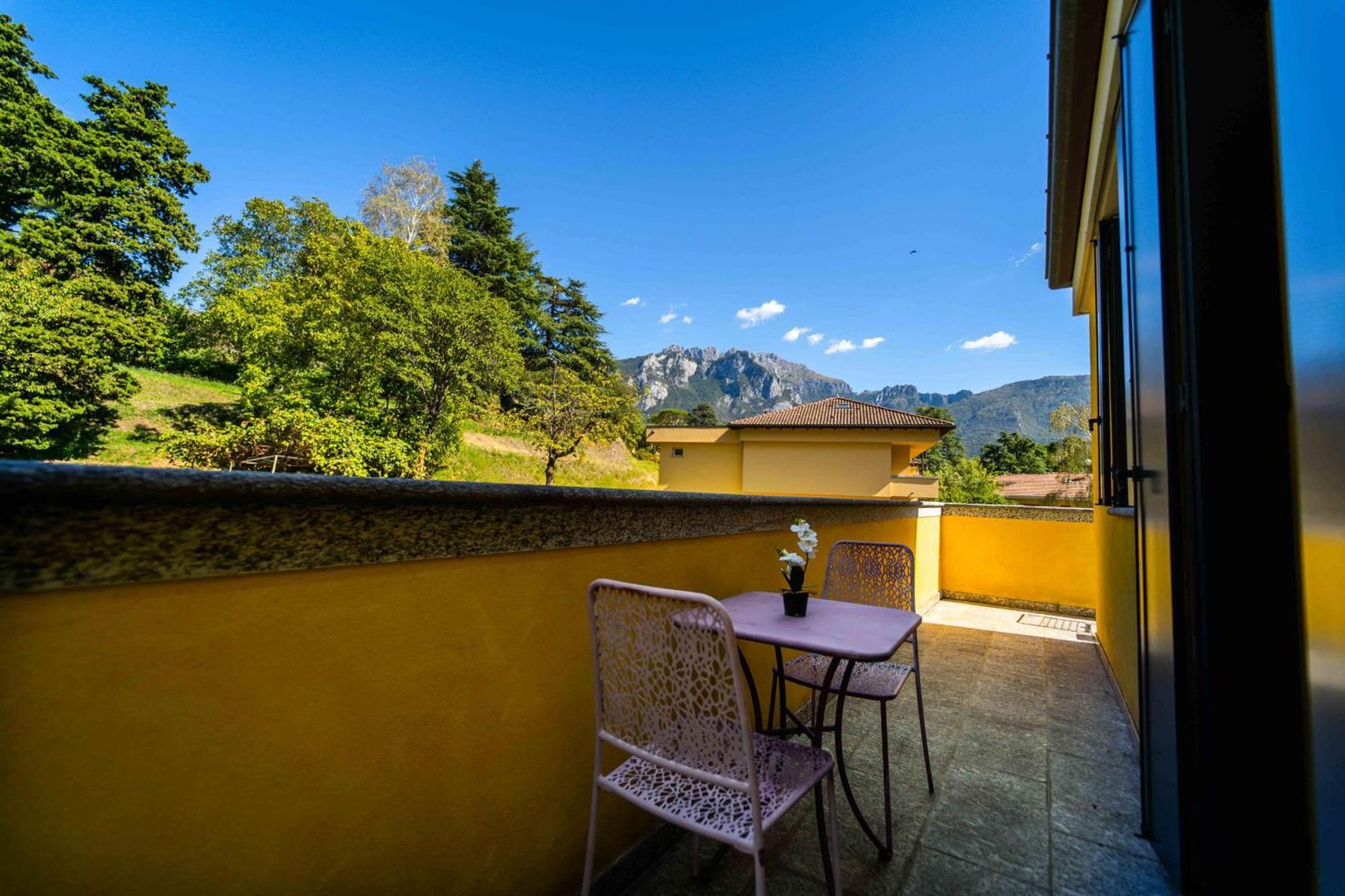 Double Room Mountain View