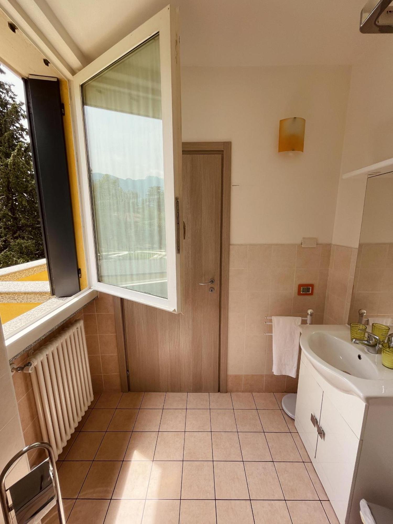 Double Room Lake View