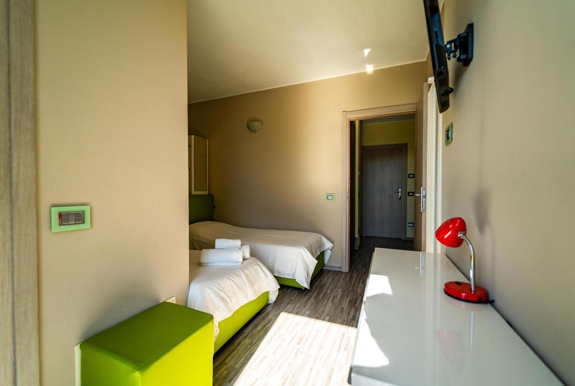Twin Room Private Bathroom