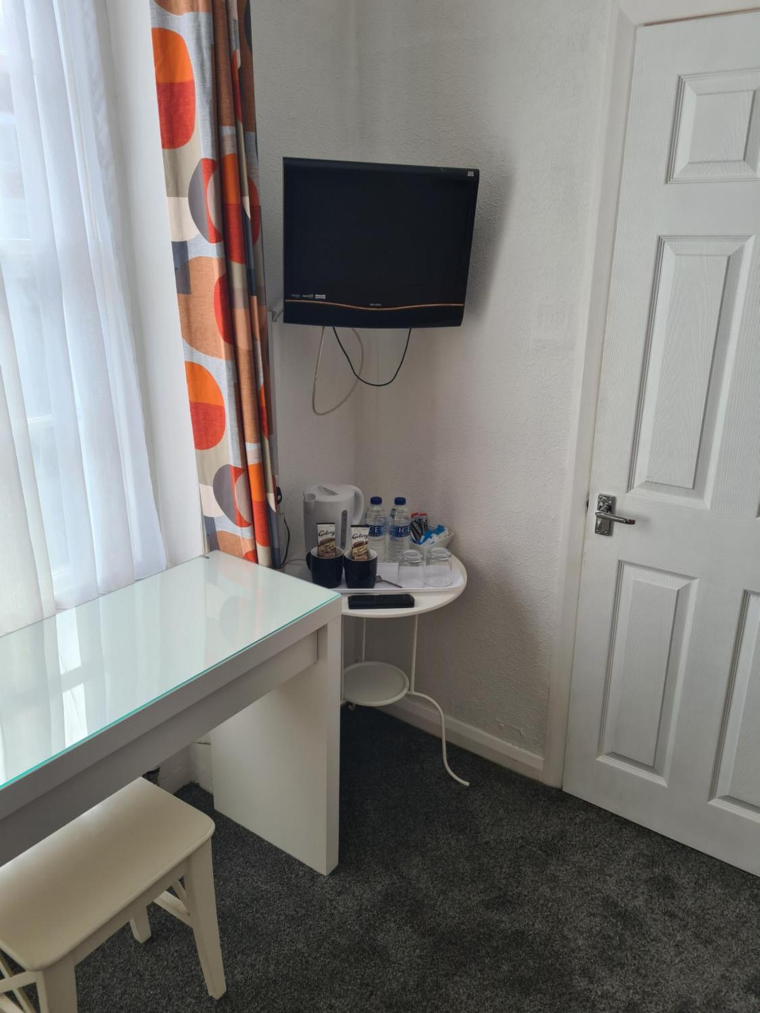 Double Room Private Bathroom
