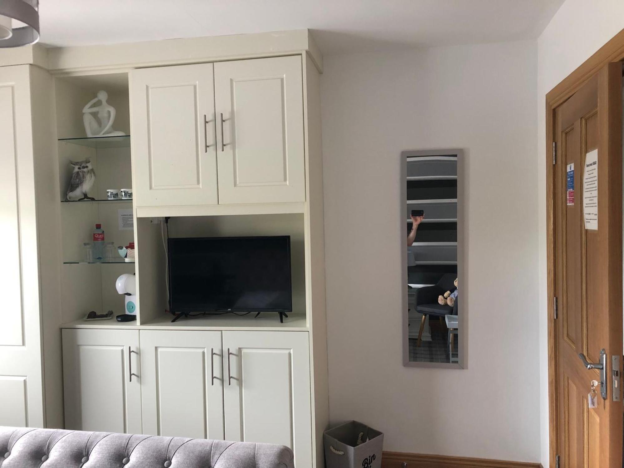 King Room,1589726005:JPEG