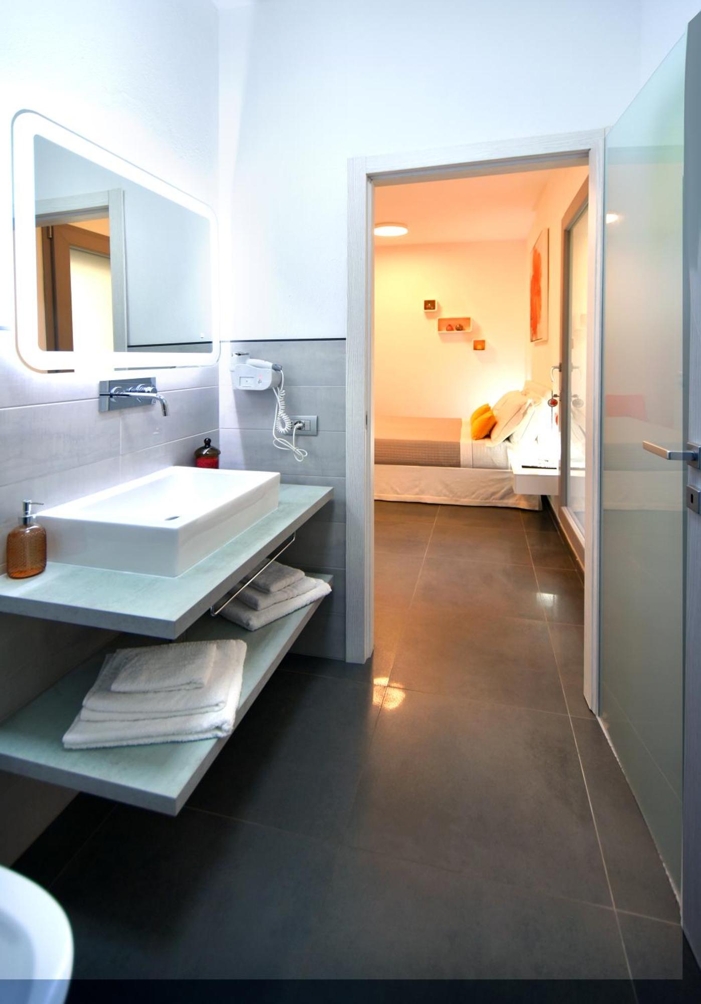 Double Room Private Bathroom