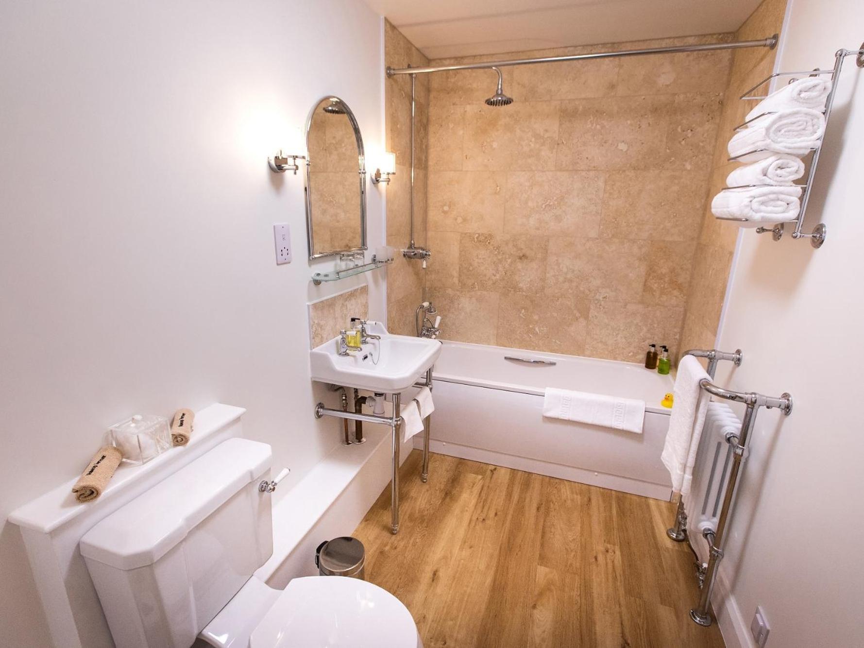 Deluxe Double Room Bath