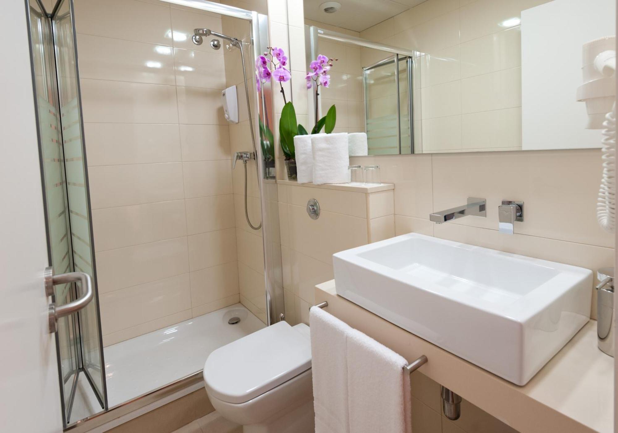 Standard Double Room,392756097:JPEG