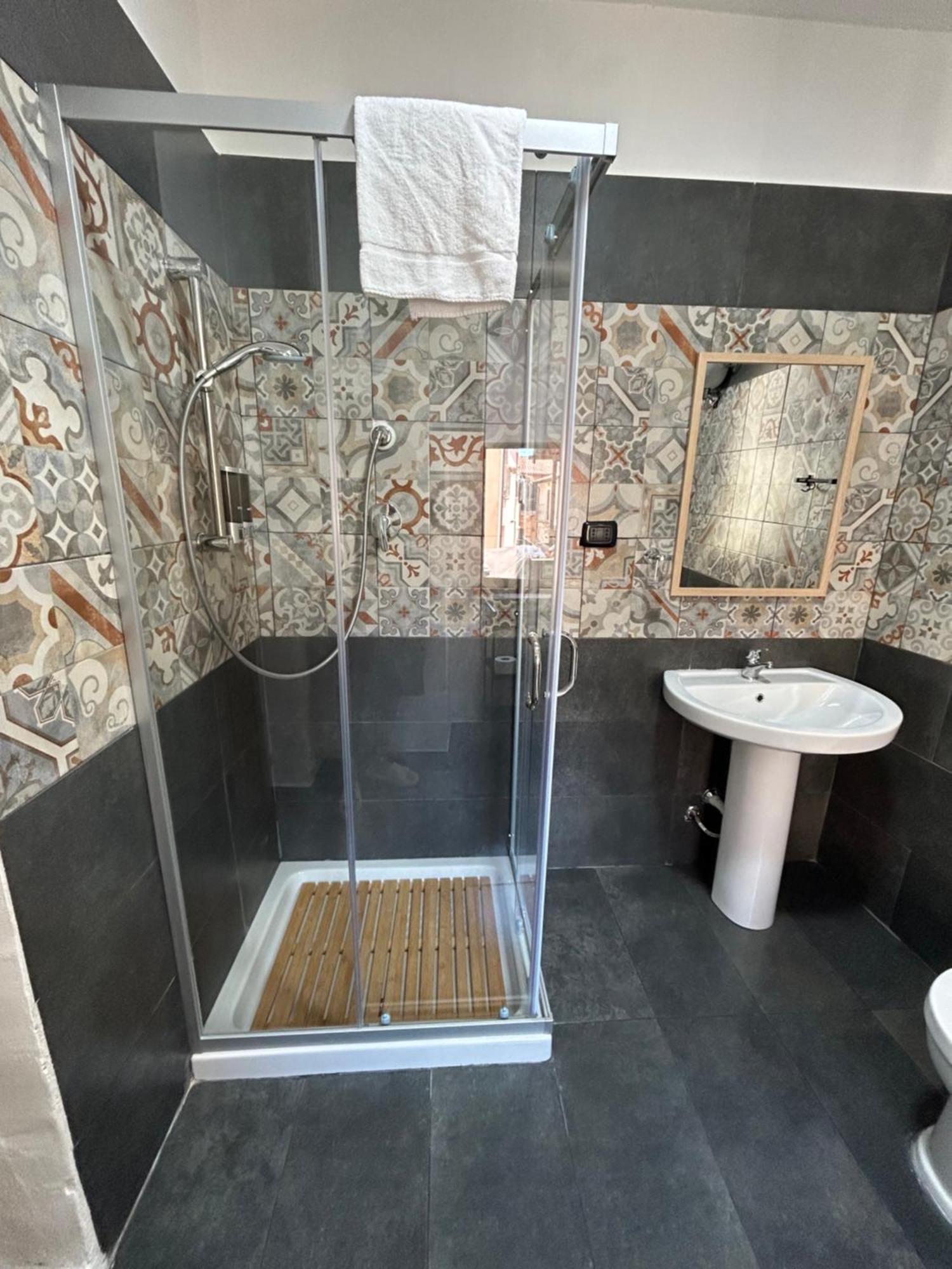 Camera Matrimoniale con Bagno Privato