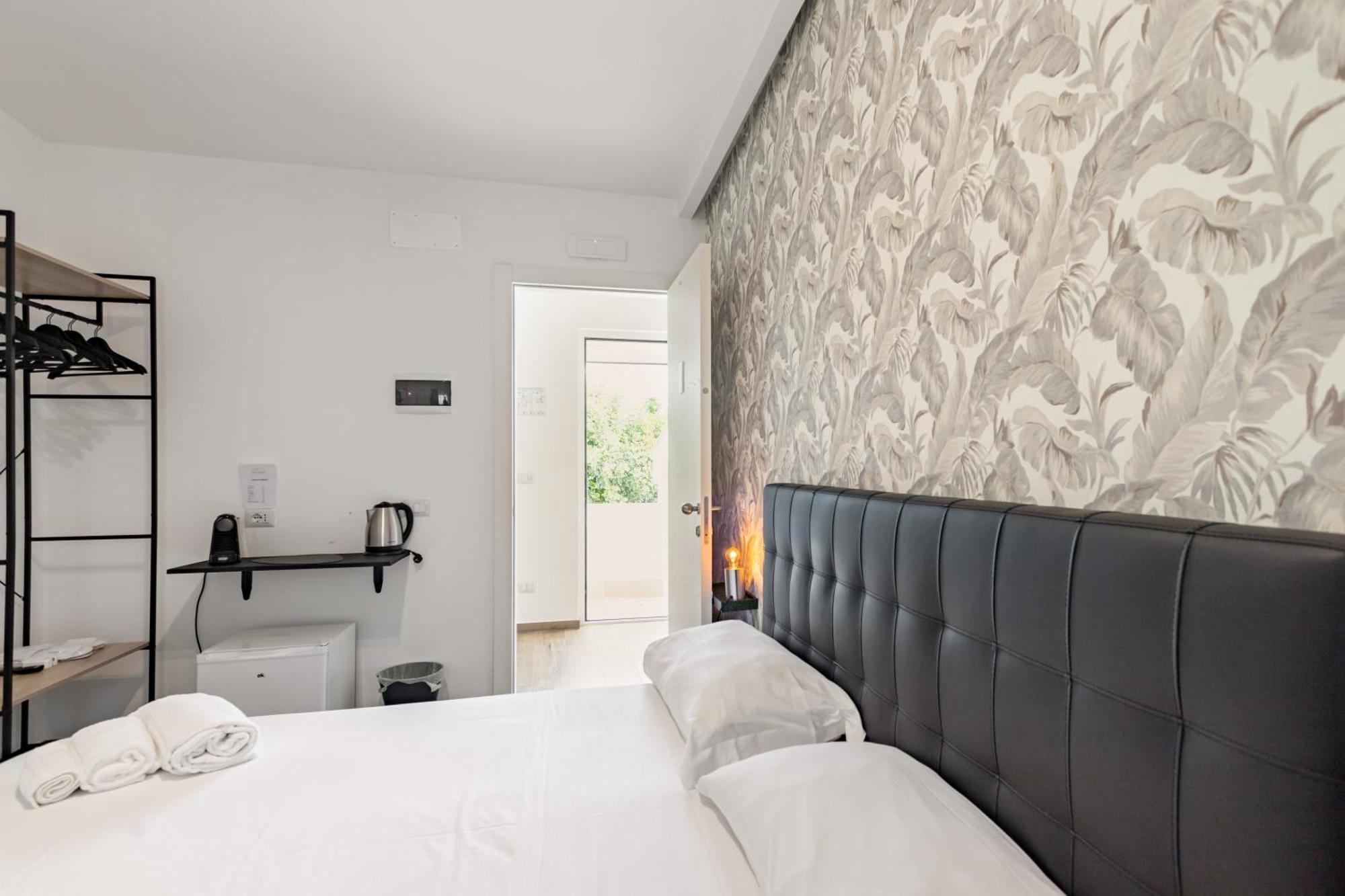 Queen Room Garden View