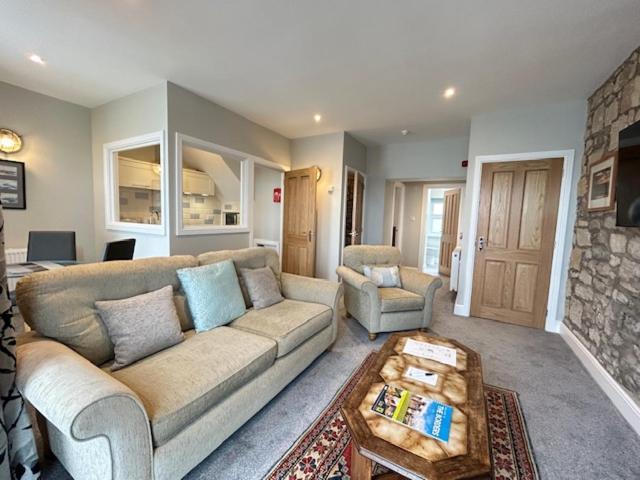 One-Bedroom Apartment with Sea View