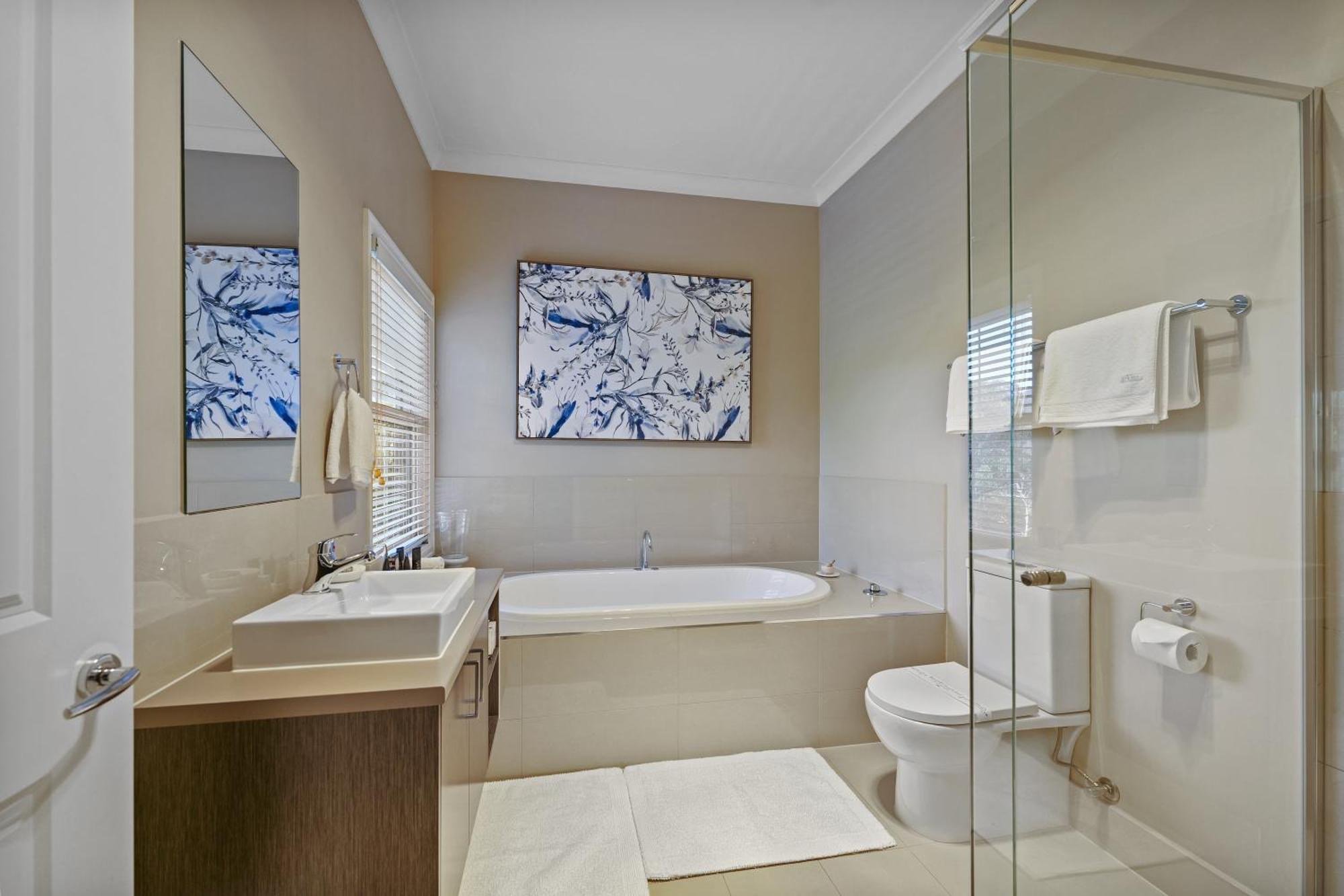 King Room with Spa Bath