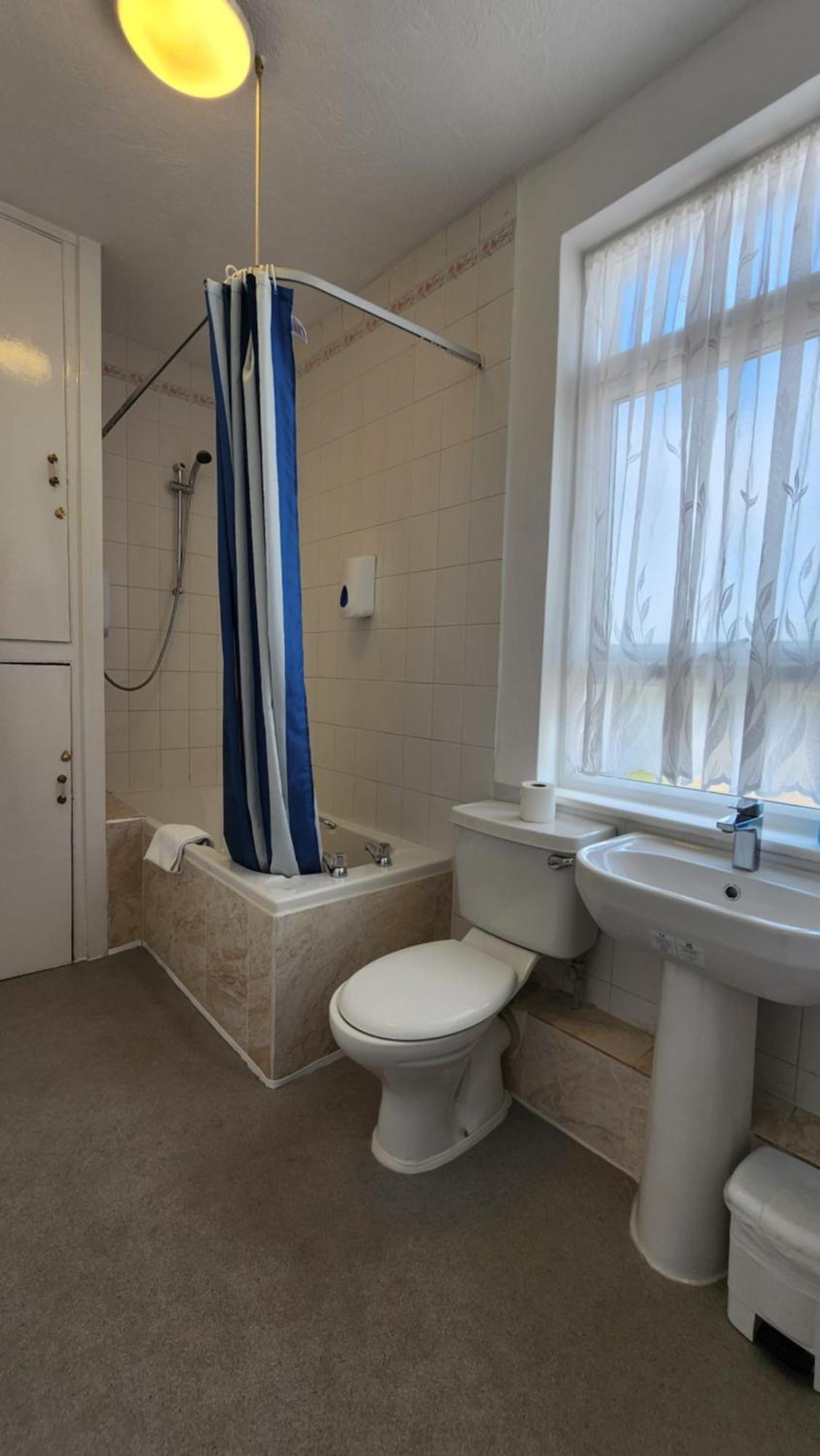 Twin Room with Private Bathroom