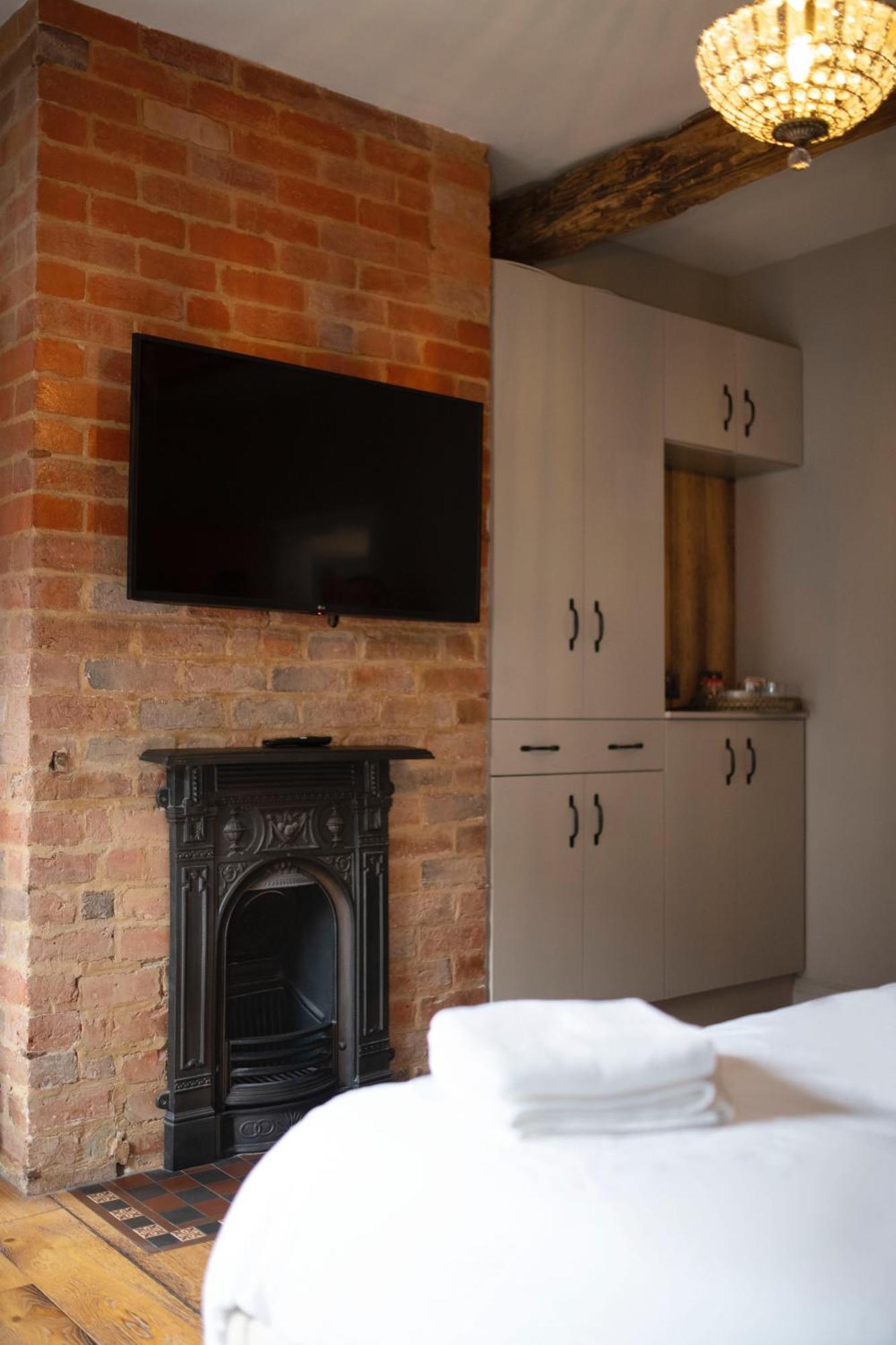 Double Room,1605279556:JPEG