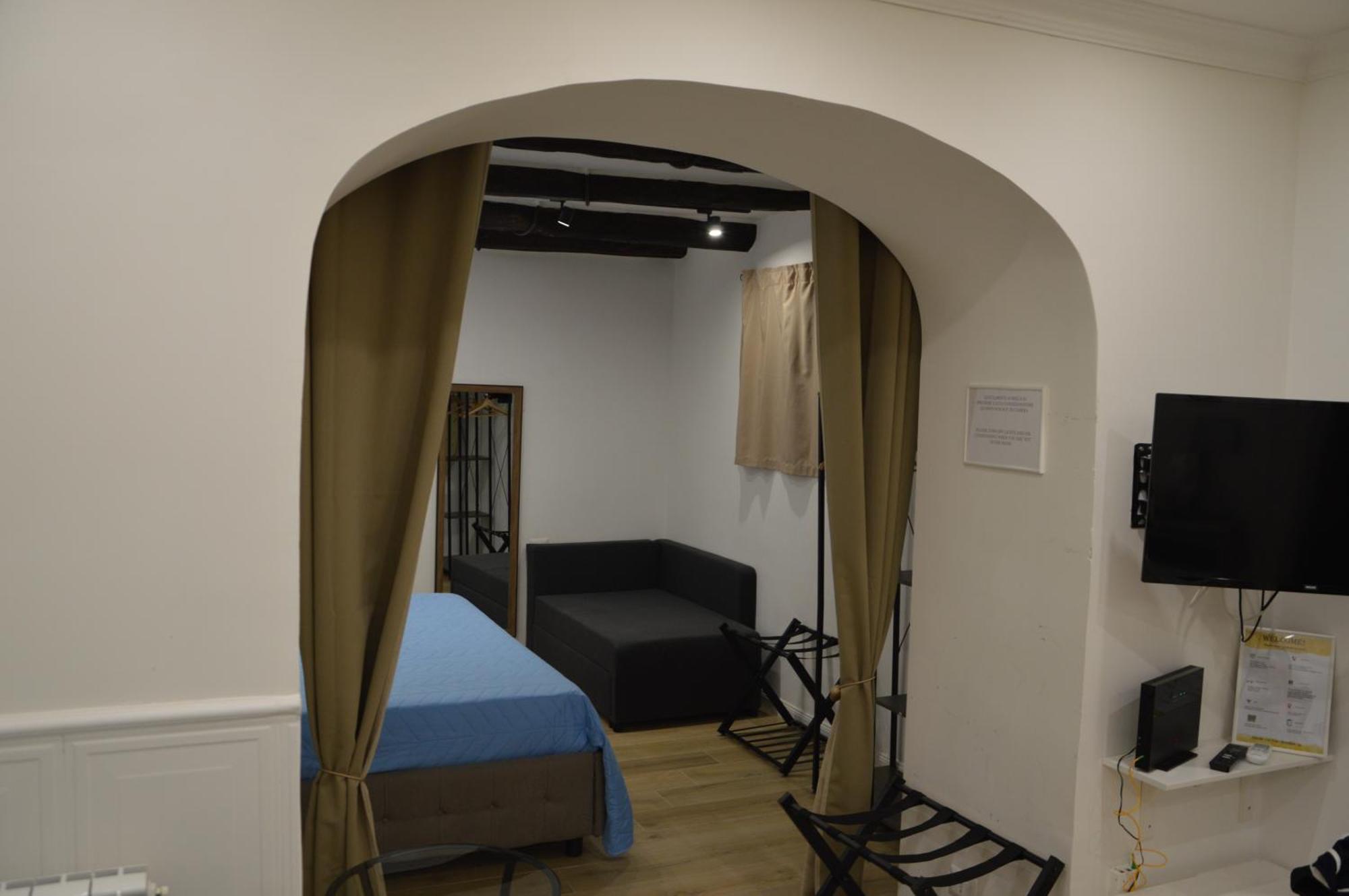 Double Room Private Bathroom