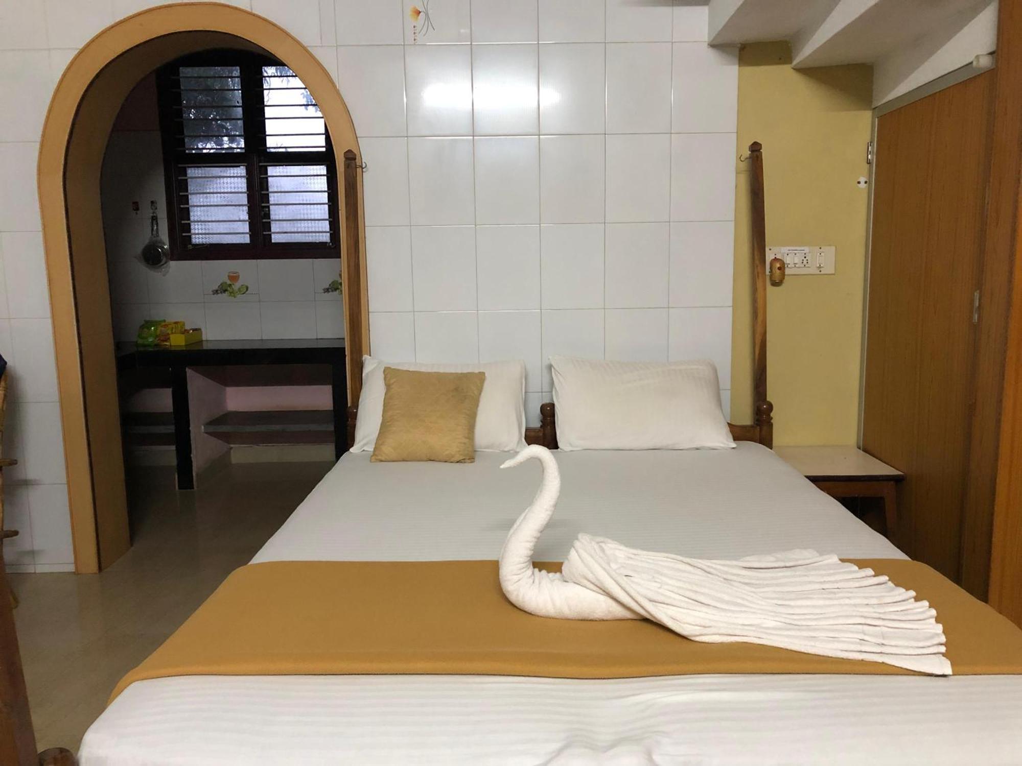 Family Room with Balcony,1609392474:JPEG