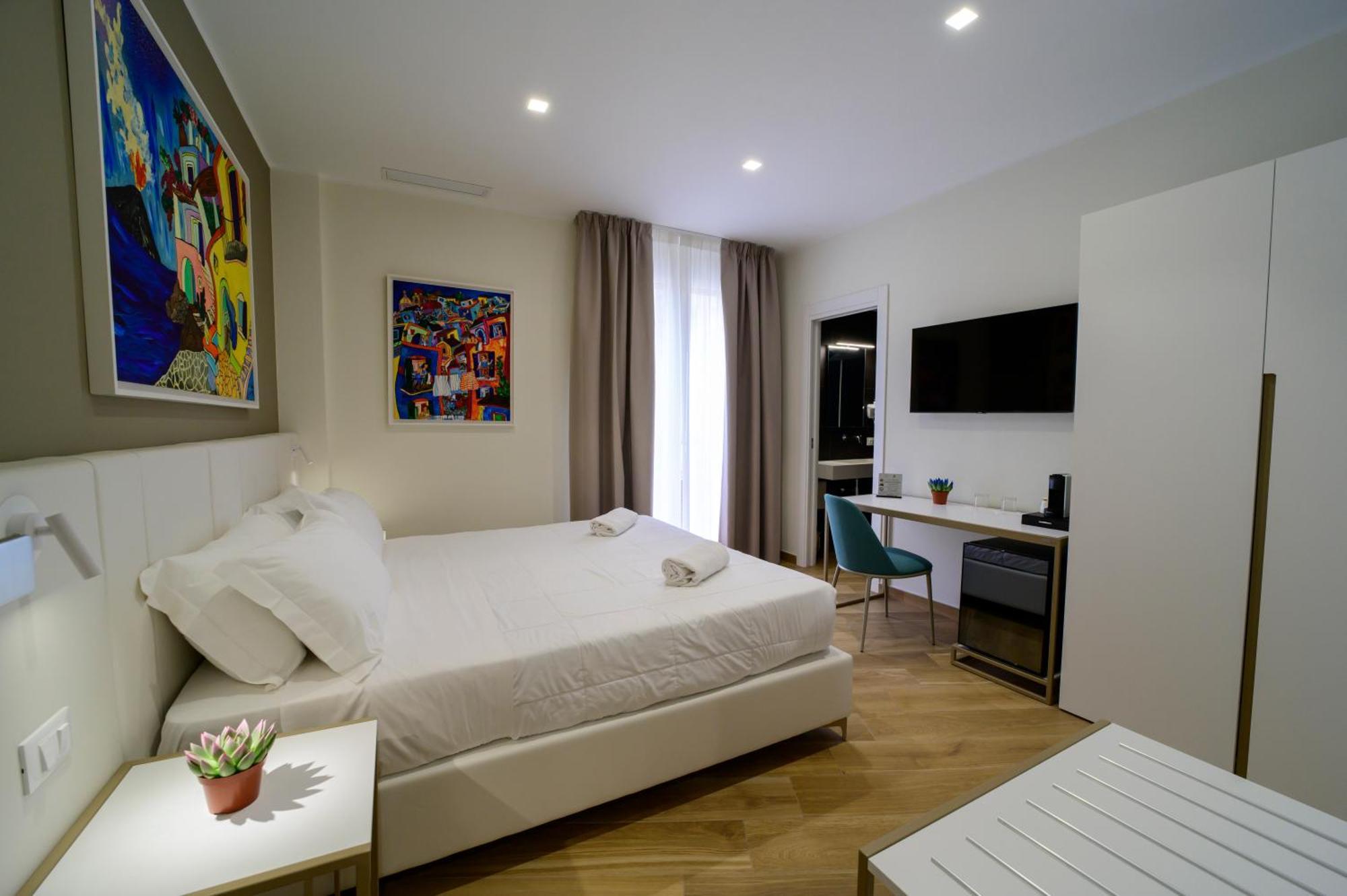 Deluxe Room,1613777587:JPEG
