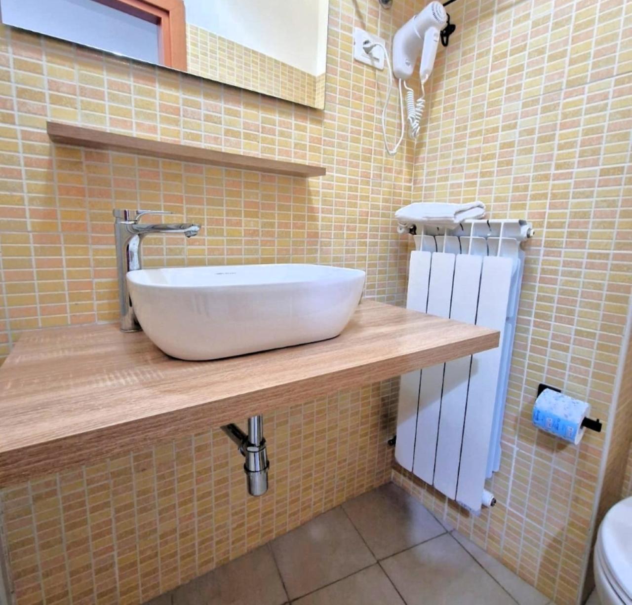 Camera Matrimoniale con Bagno Privato
