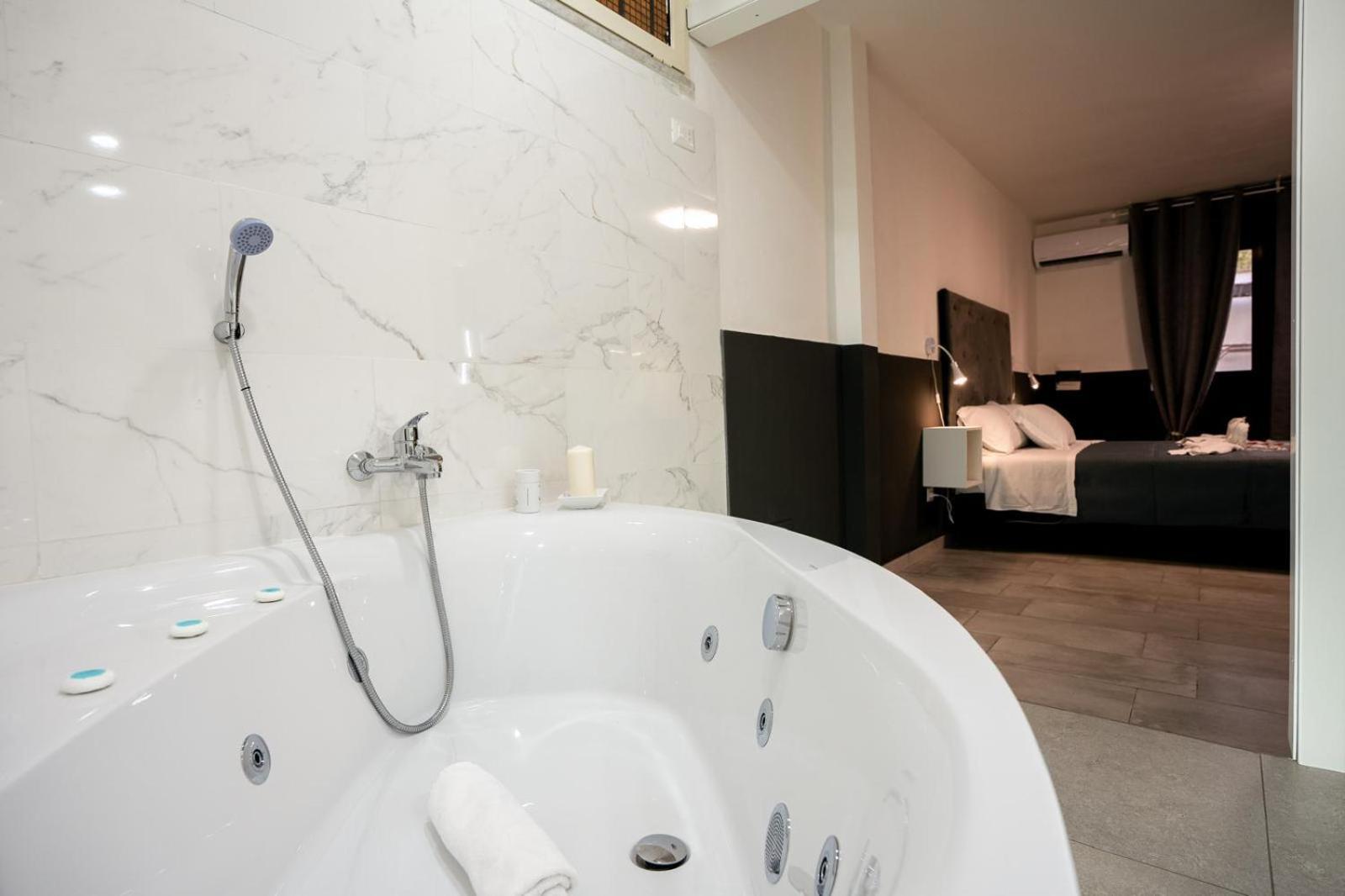 King Room Spa Bath