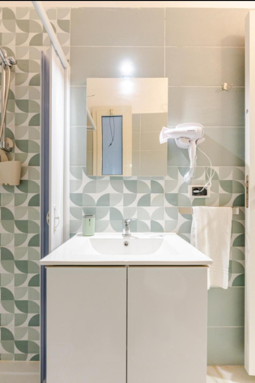 Triple Room Private Bathroom,1617380332:JPEG