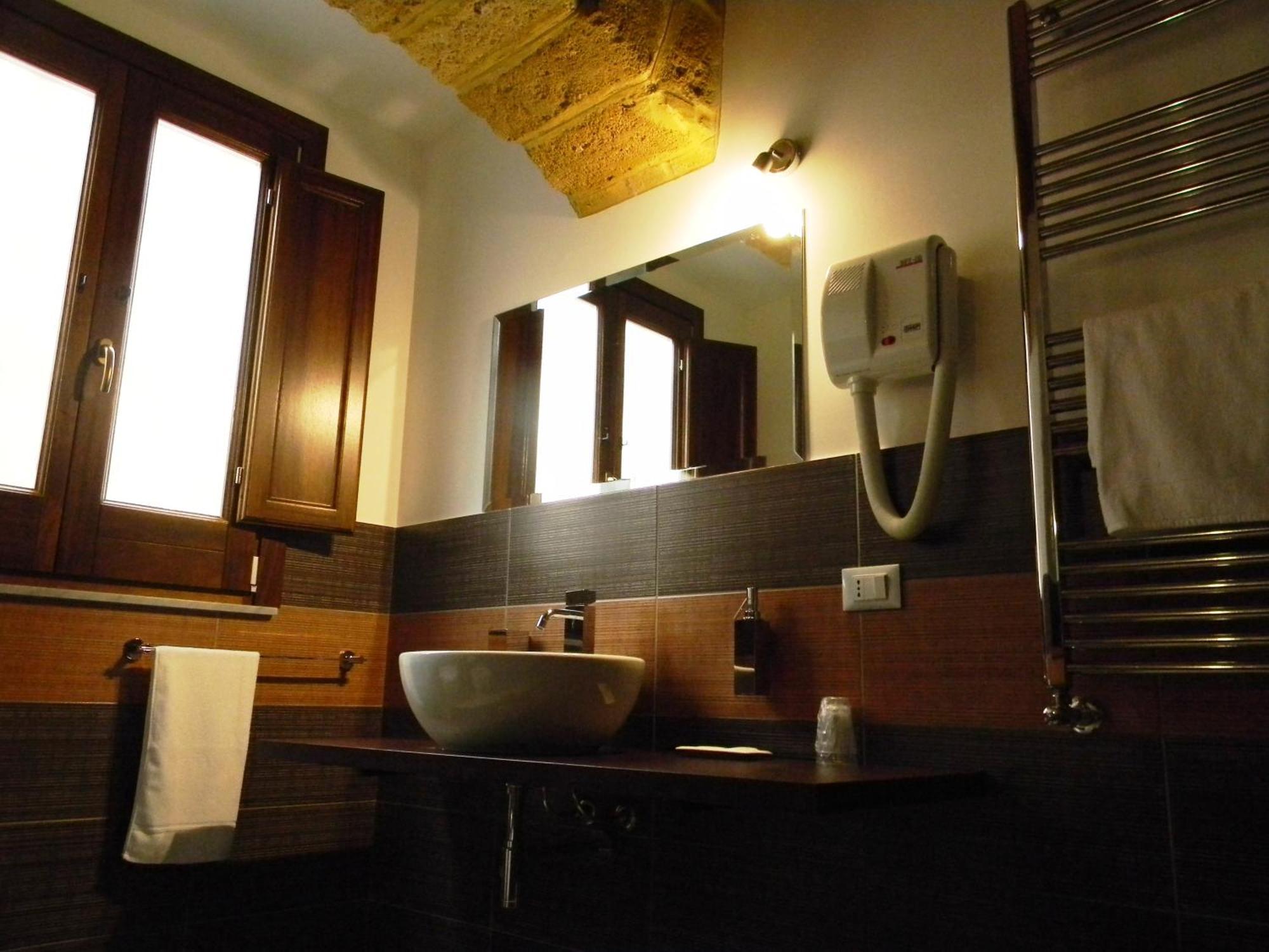 Triple Room Bathroom