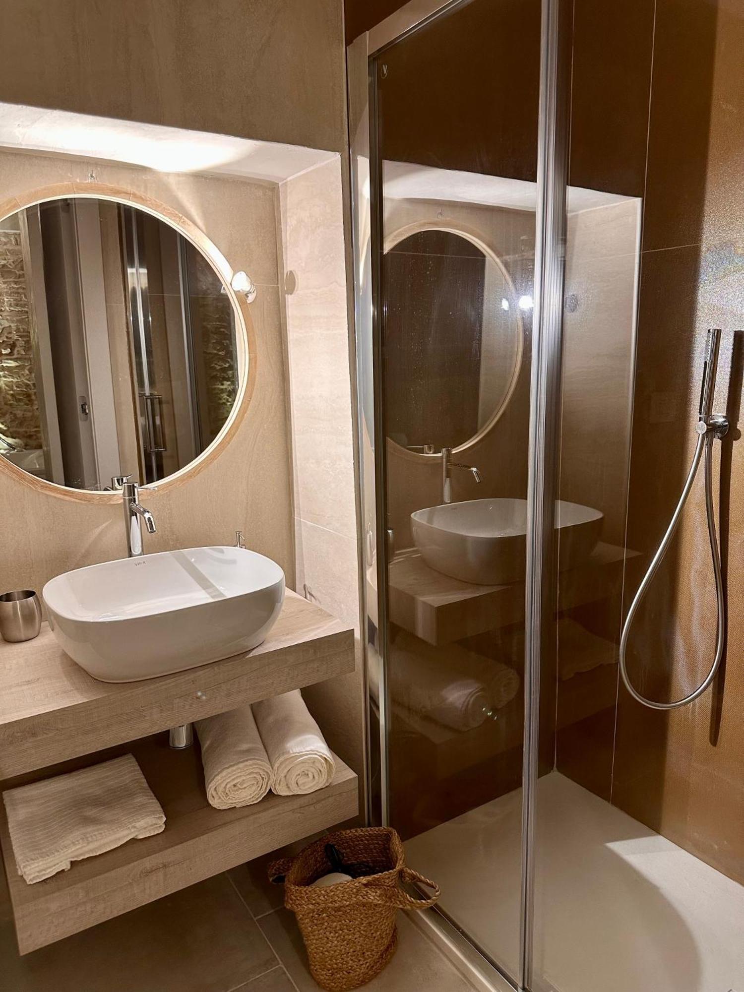 Queen Room Spa Bath