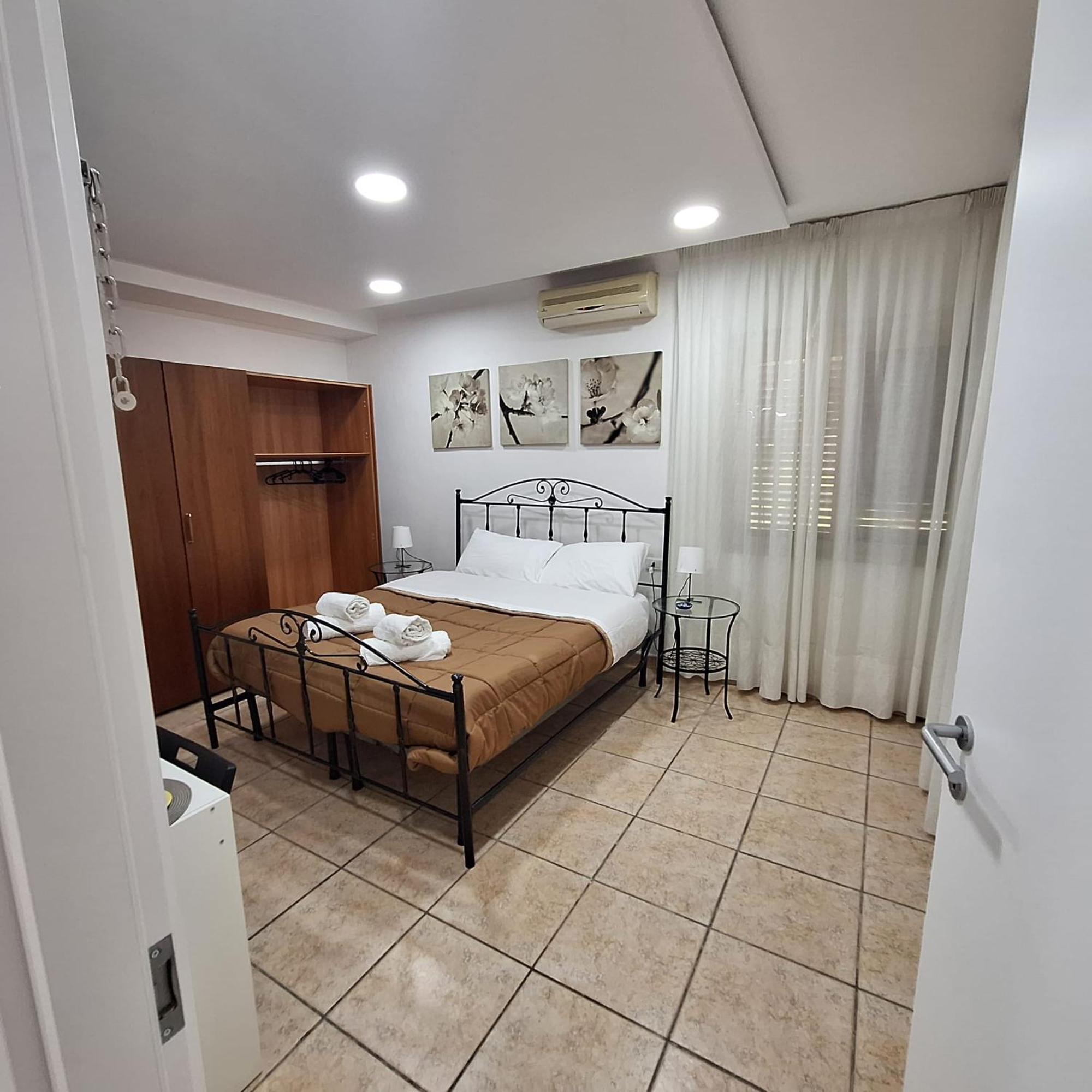 Double Room Private Bathroom