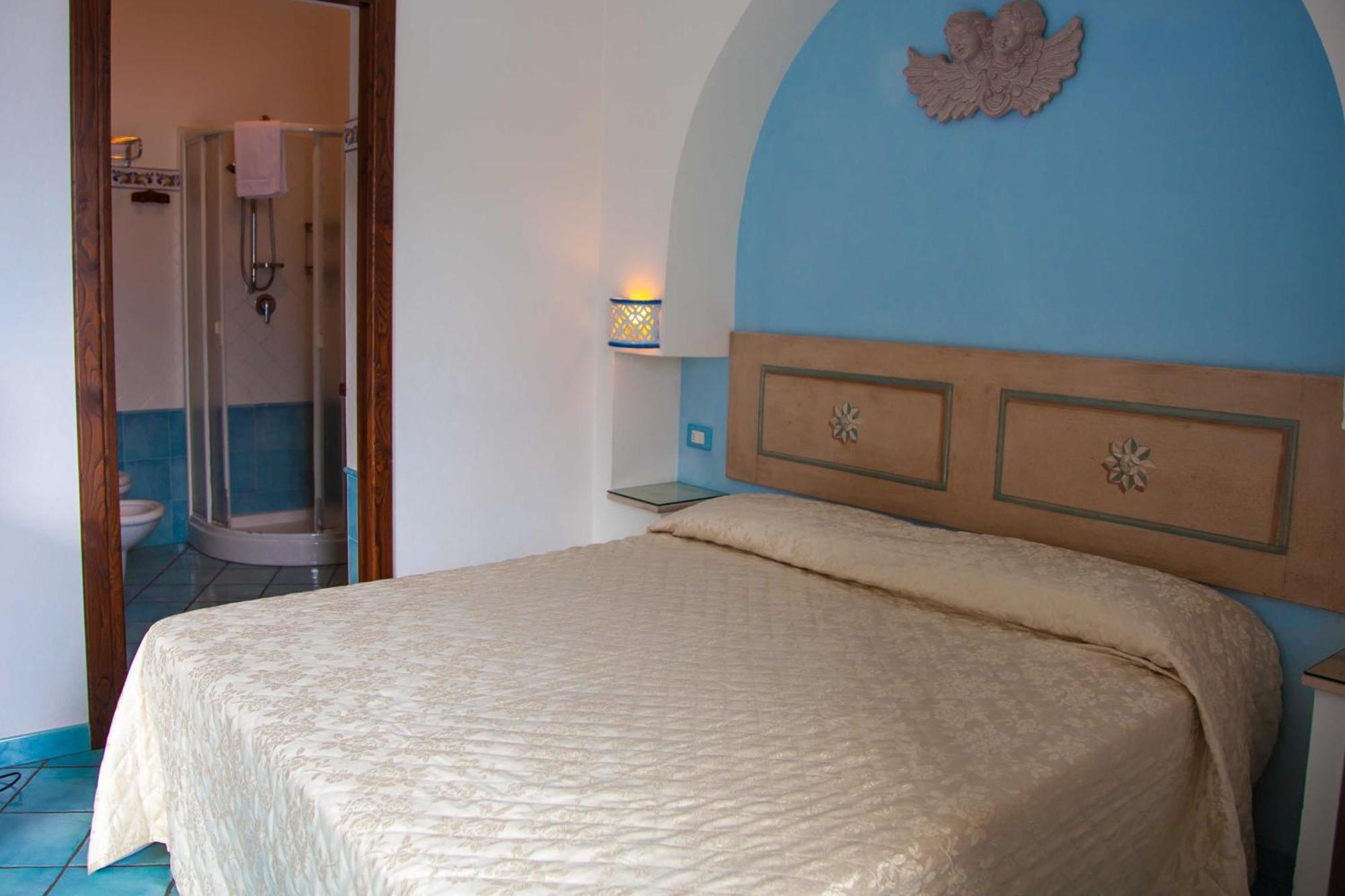 Double or Twin Room Sea View