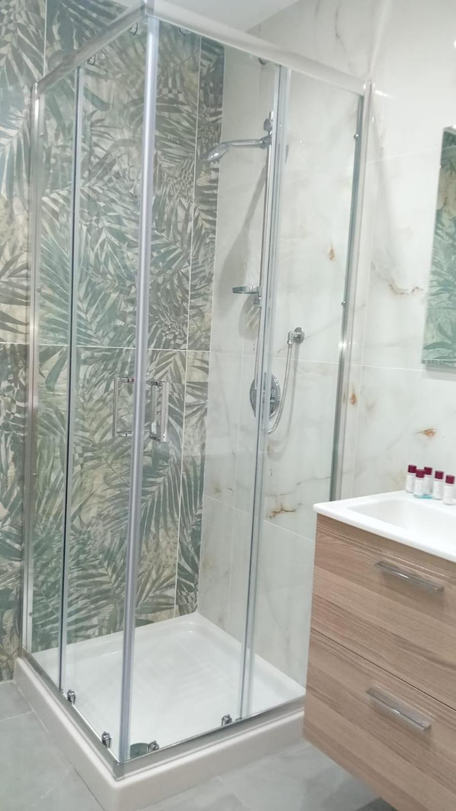 Family Room Private Bathroom