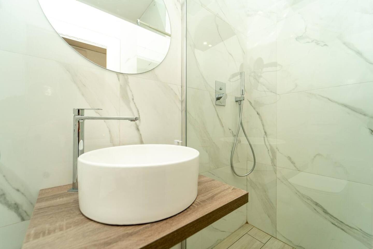 Deluxe Double Room with Balcony,1623625309:JPEG