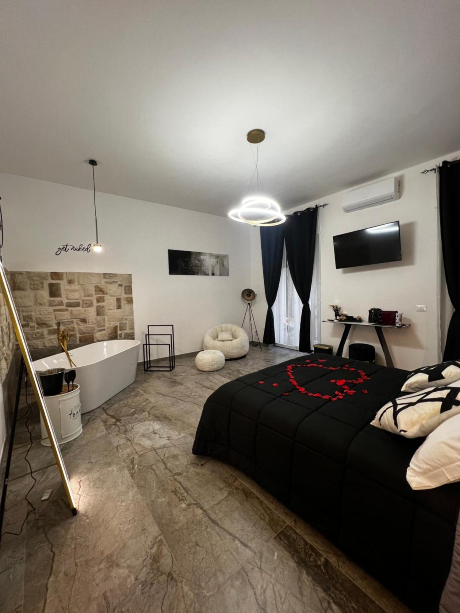 Deluxe Double Room Bath