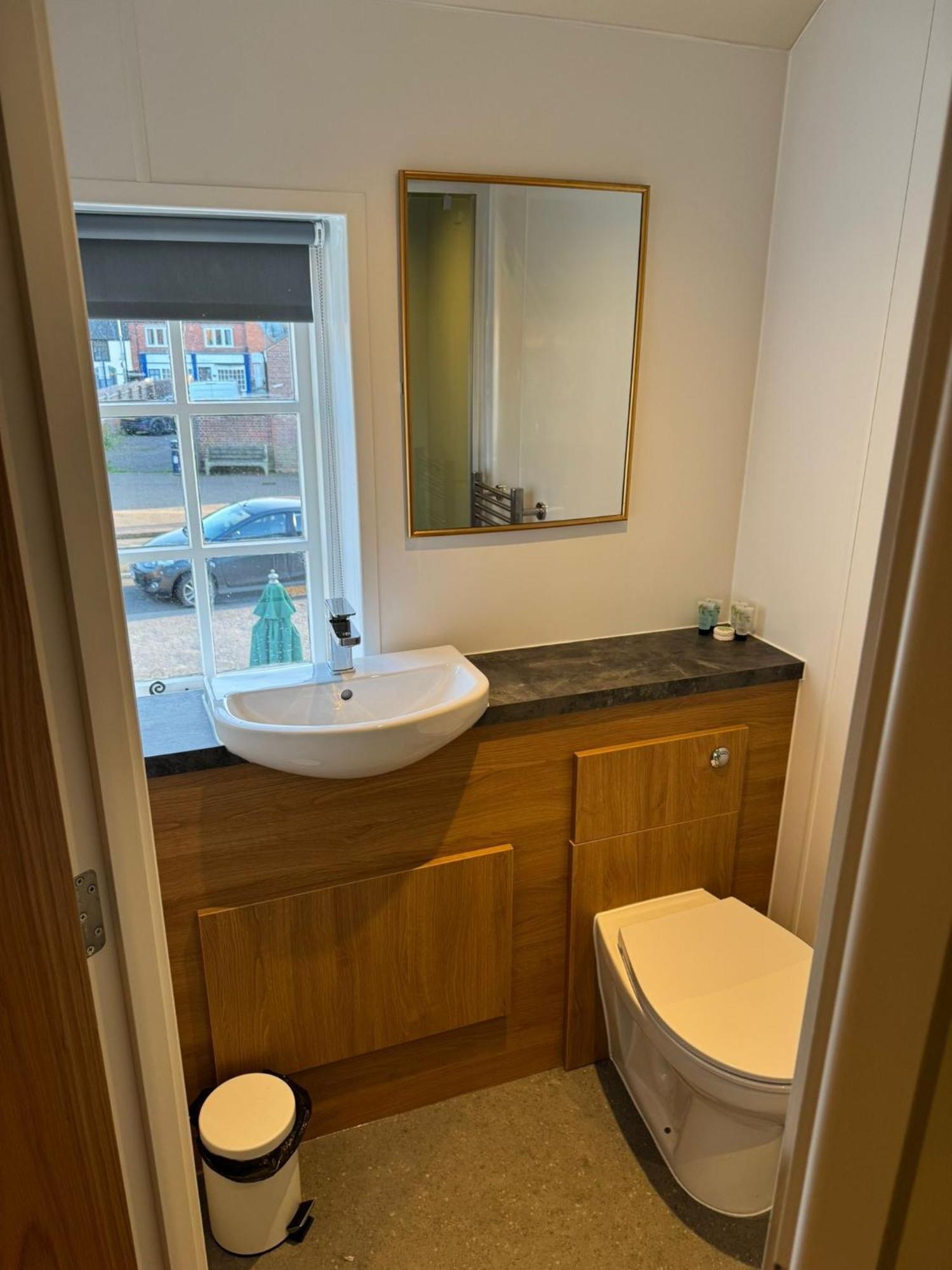 Deluxe Double Room with Shower