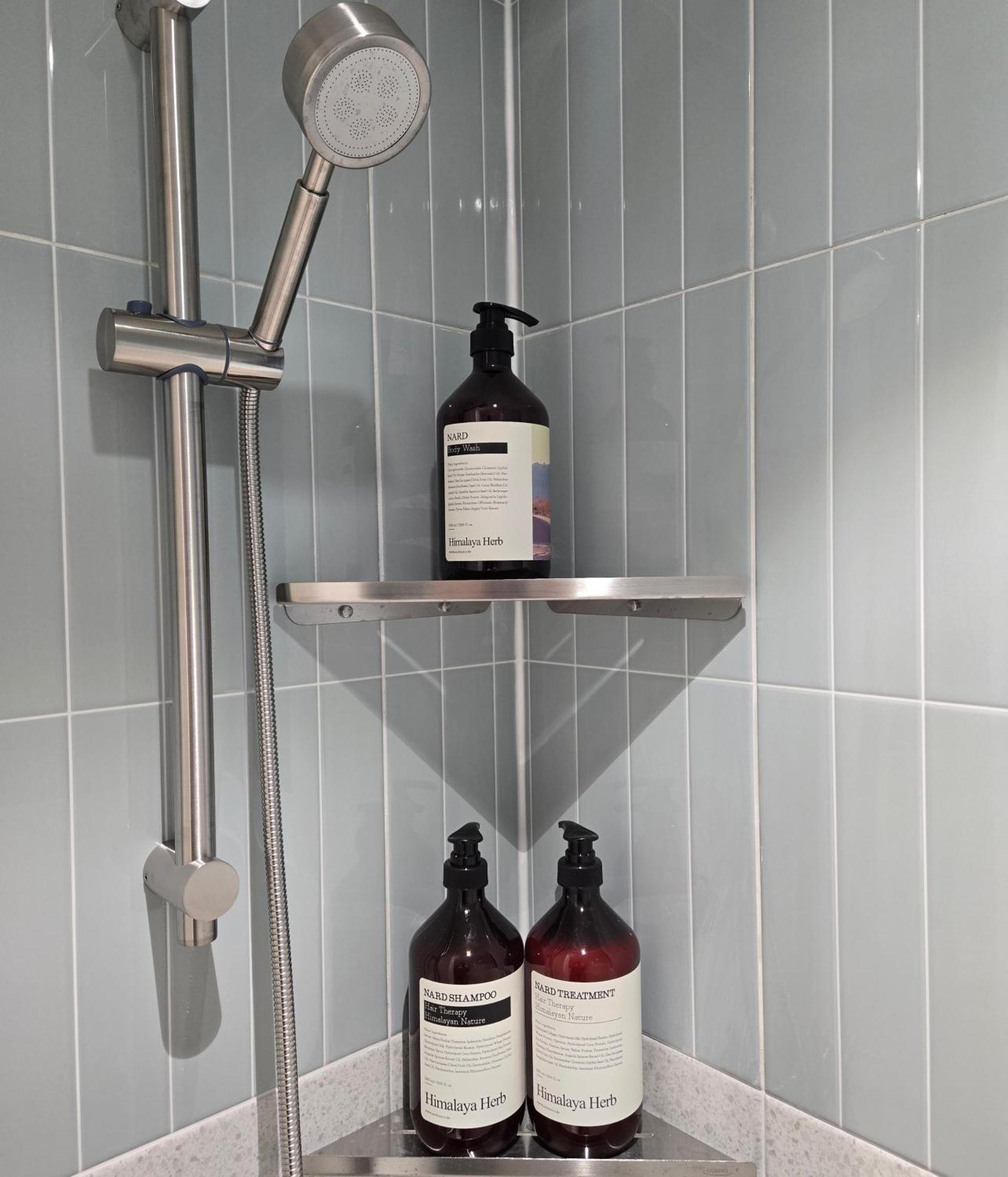 Twin Room Private Bathroom