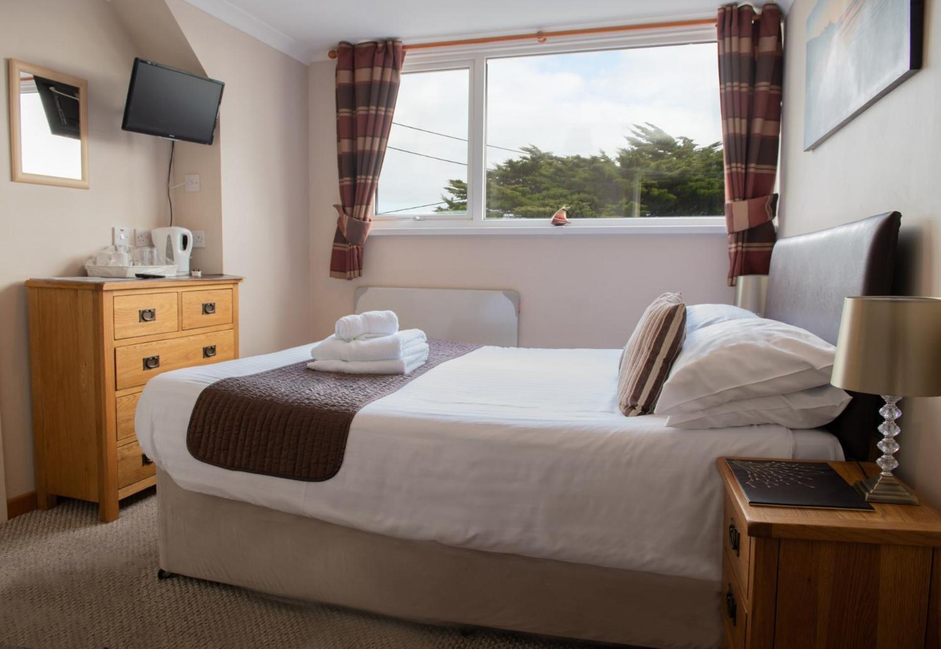 Double Room with Private Bathroom