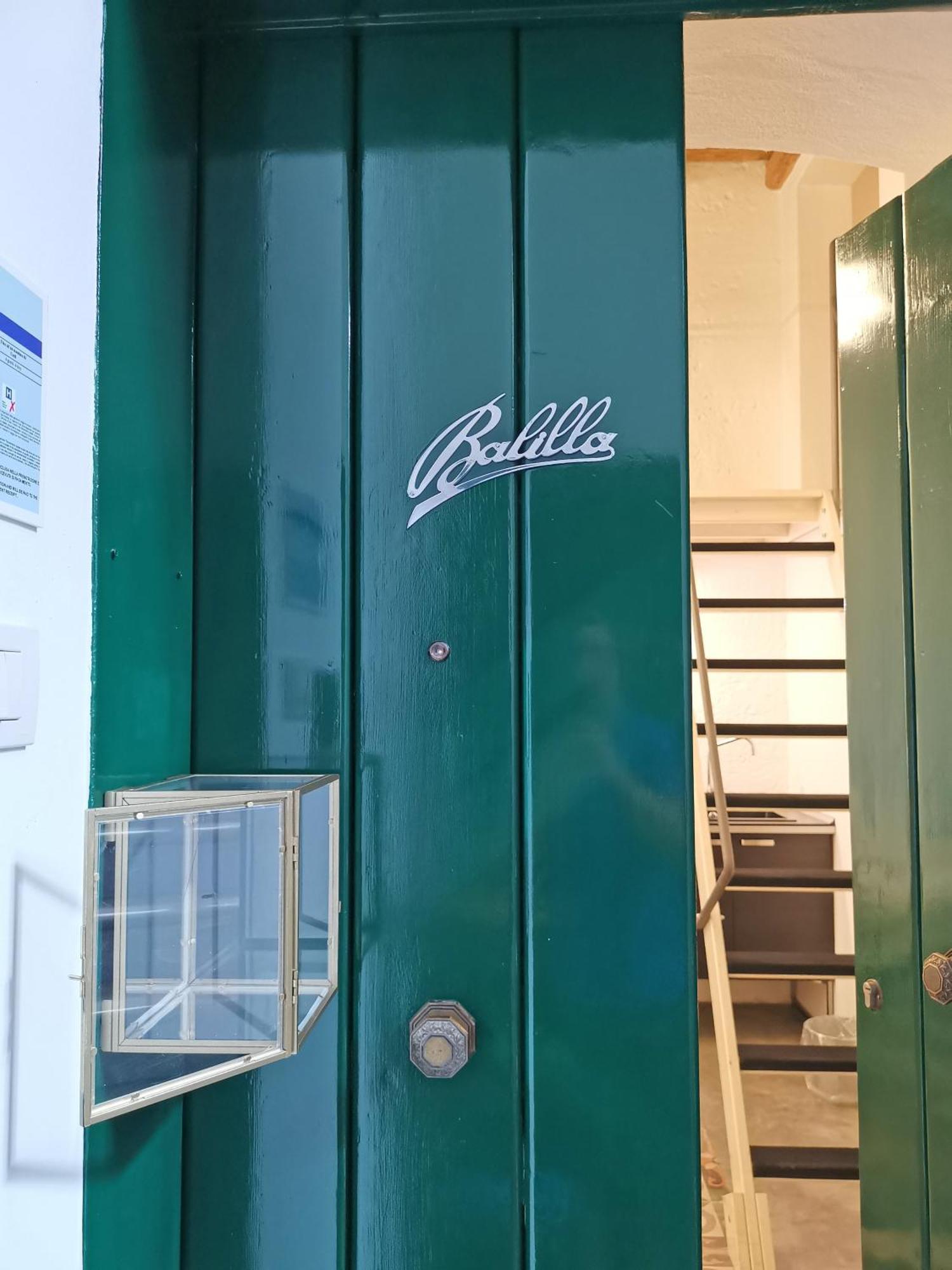 One-Bedroom Apartment with Balcony,1629429158:JPEG