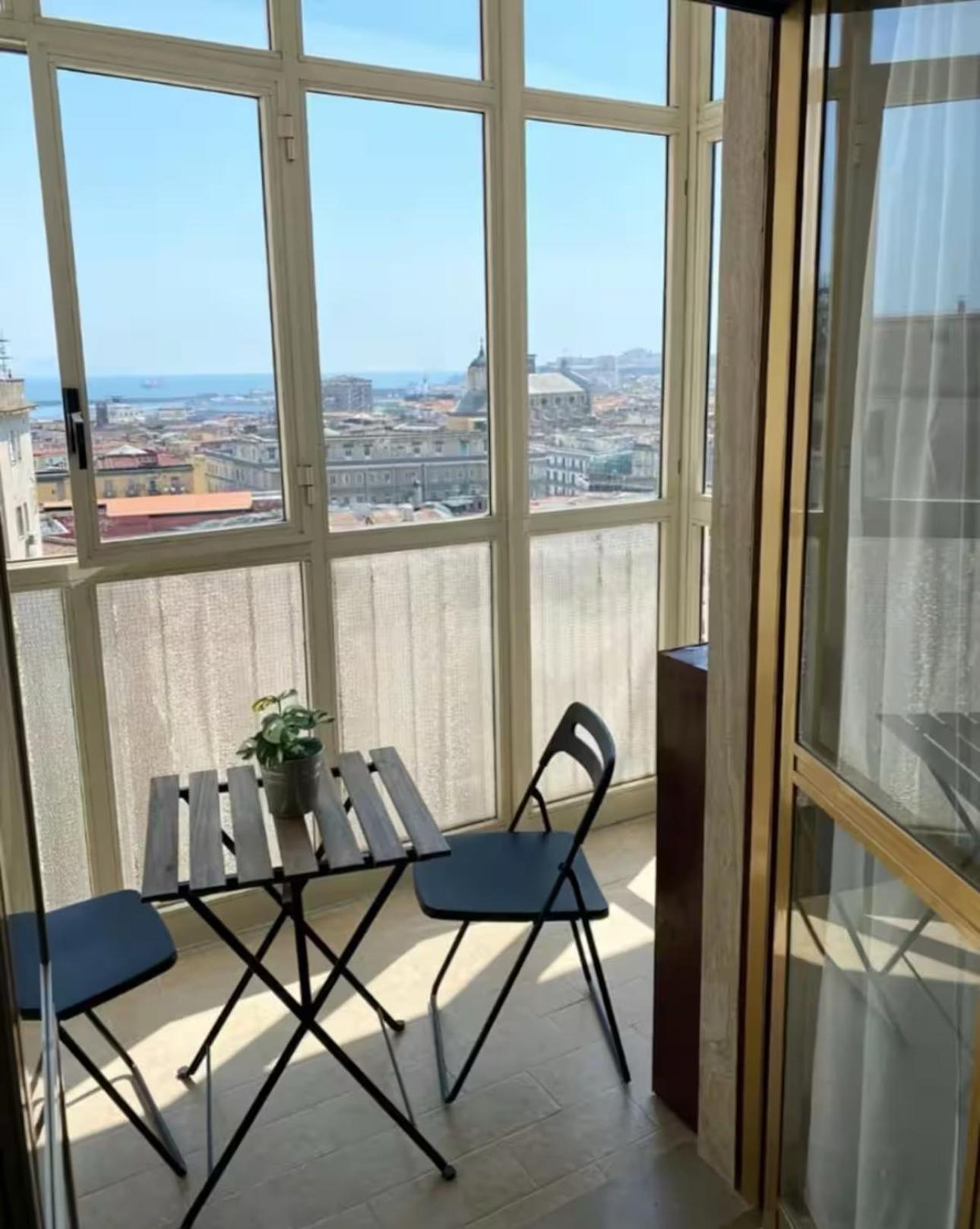 Camera Matrimoniale Deluxe con Balcone e Vista Mare