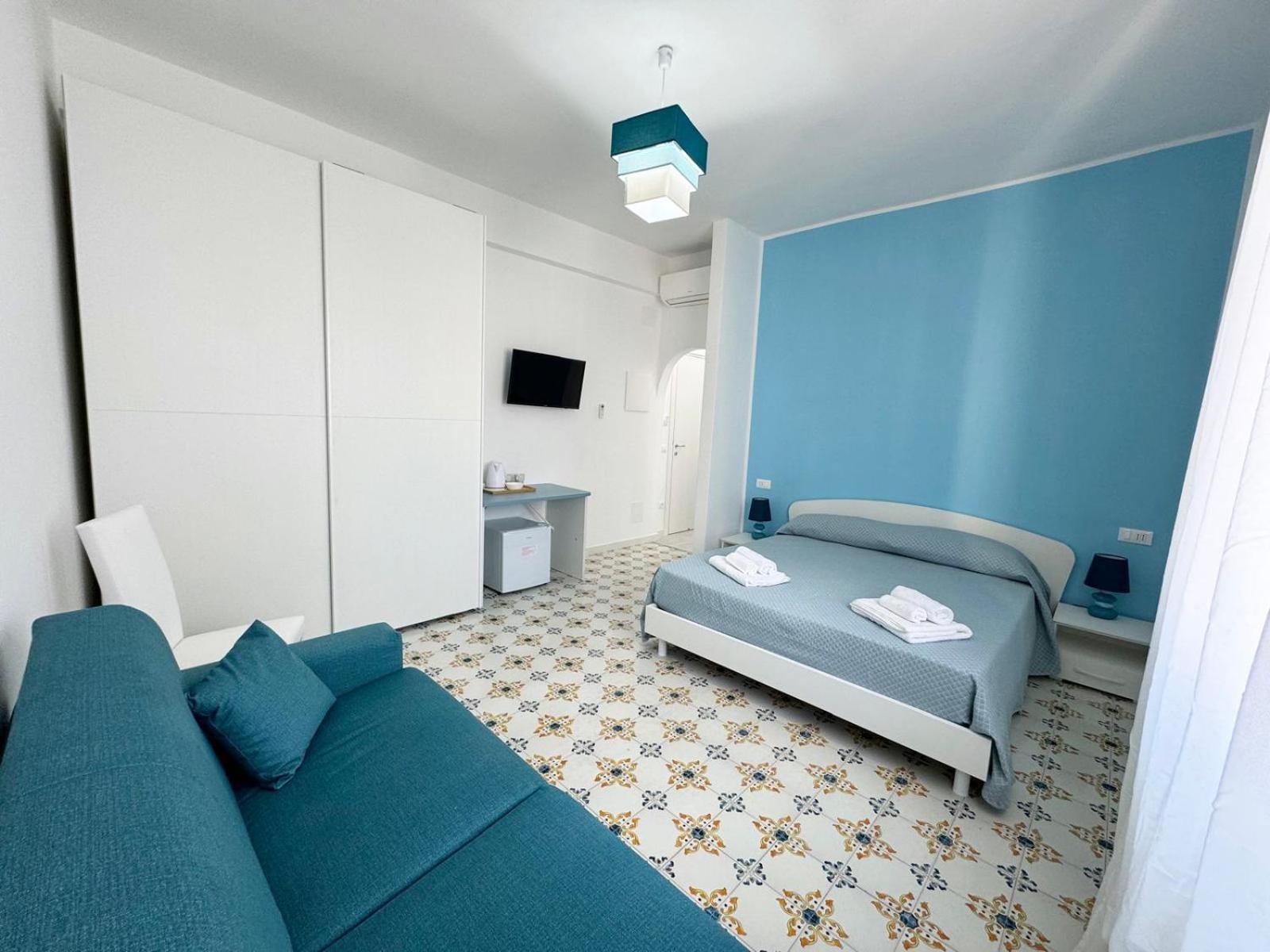 Deluxe Family Room,1629828612:JPEG