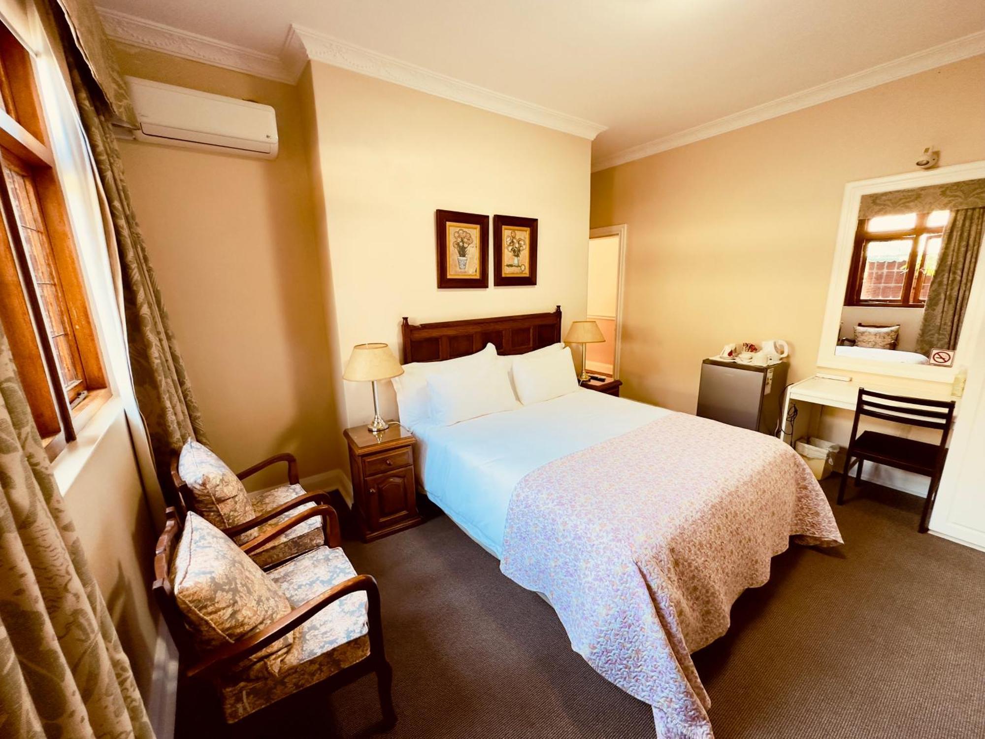 Deluxe Queen Room