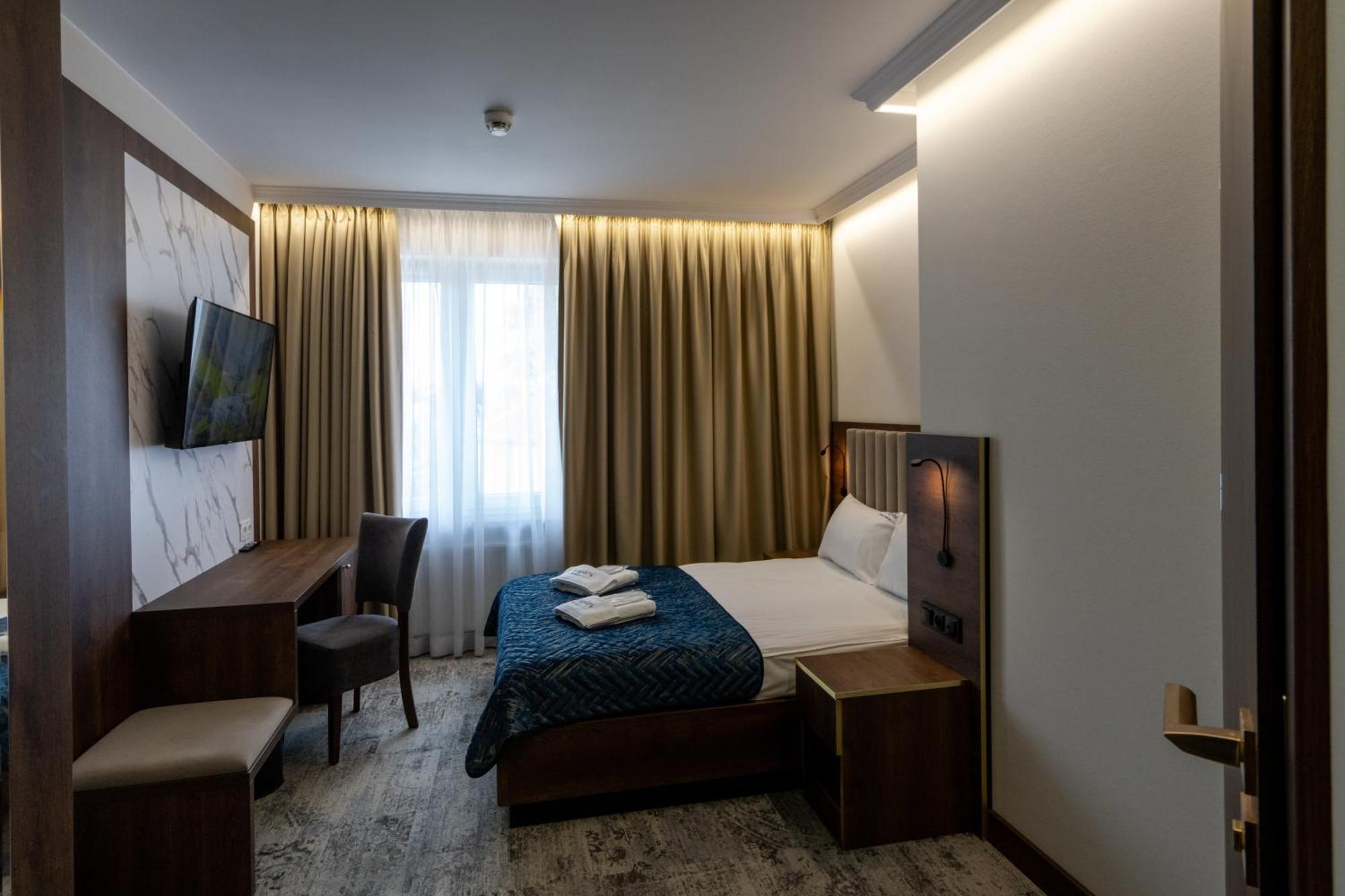 Deluxe Double Room,1632949738:JPEG