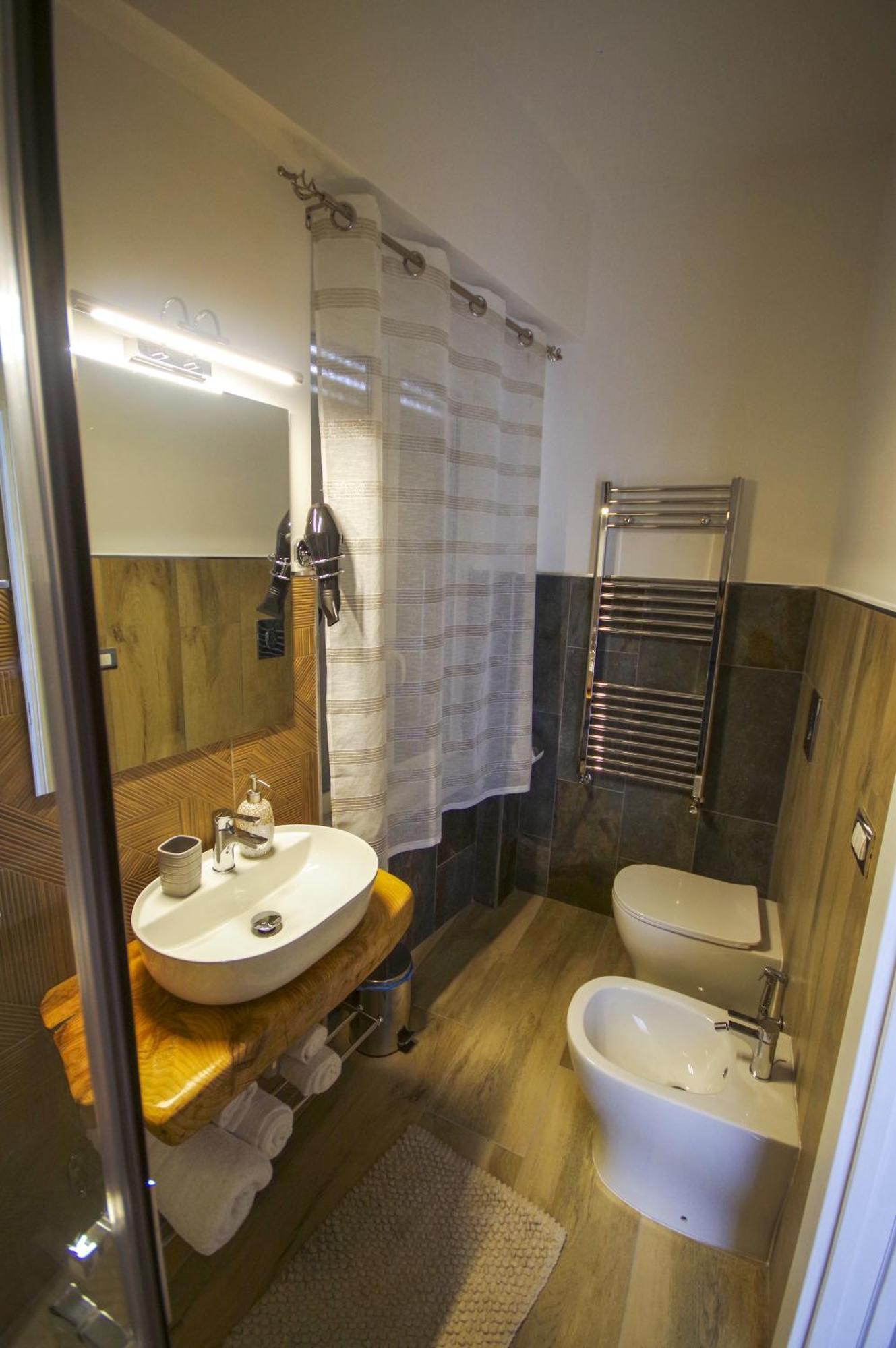 Large Double or Twin Room