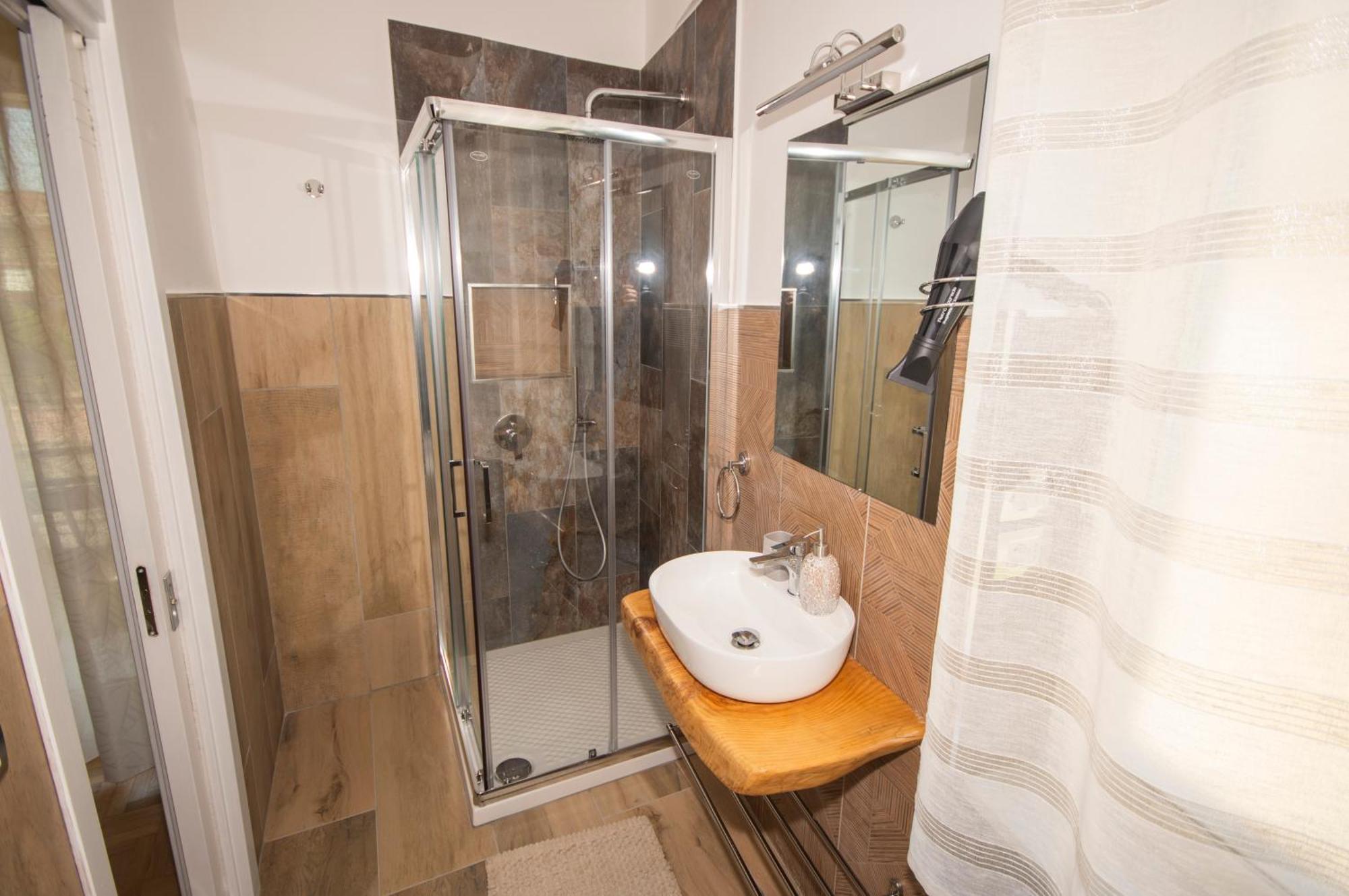 Large Double or Twin Room