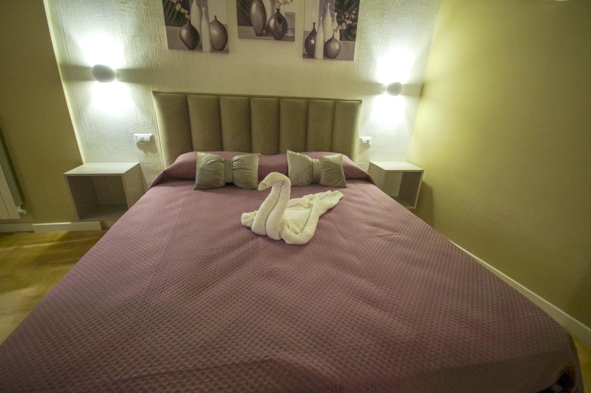 Large Double or Twin Room