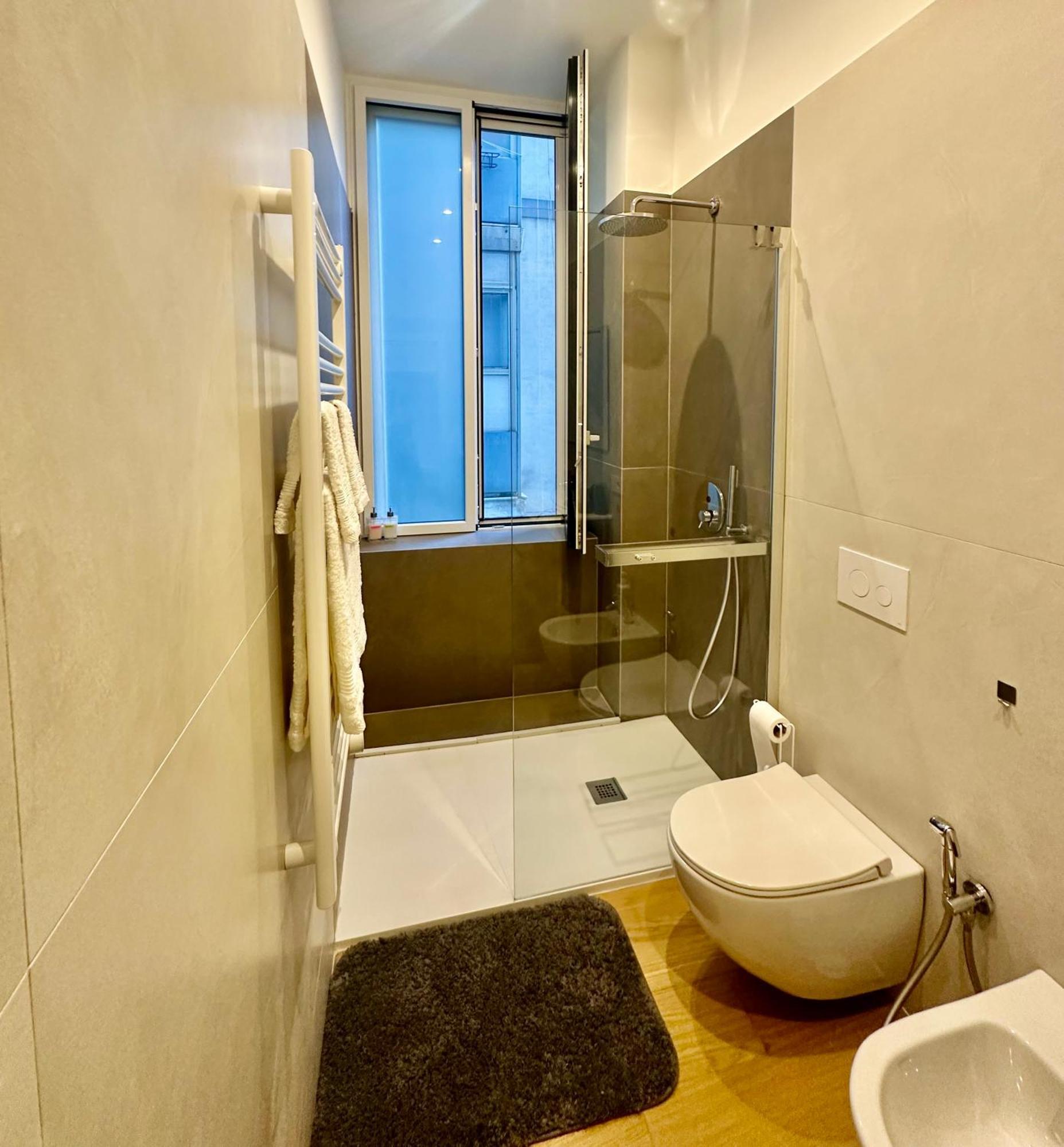Deluxe Room (2 Adults + 1 Child),1634365176:JPEG