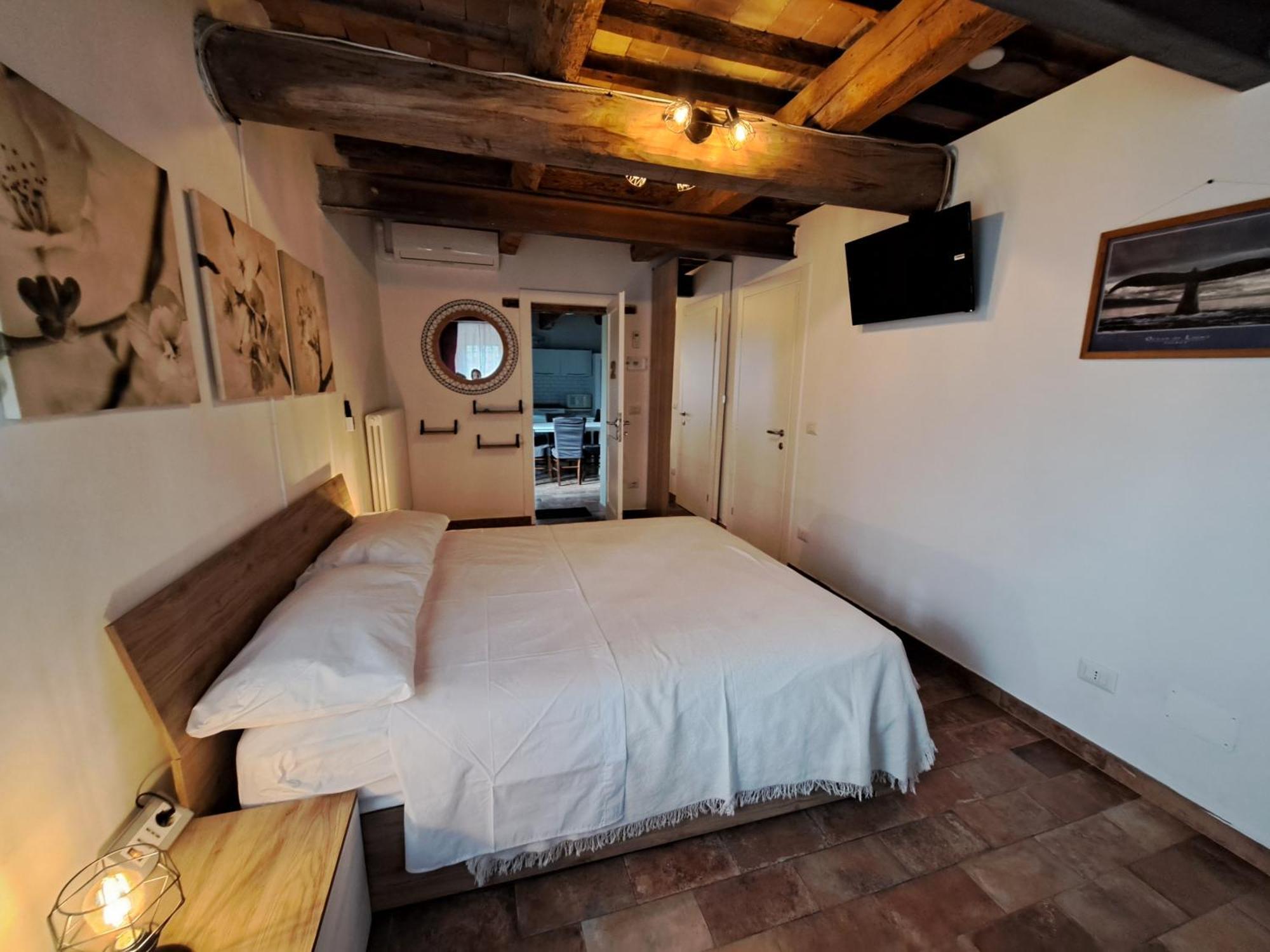 Double Room Private Bathroom