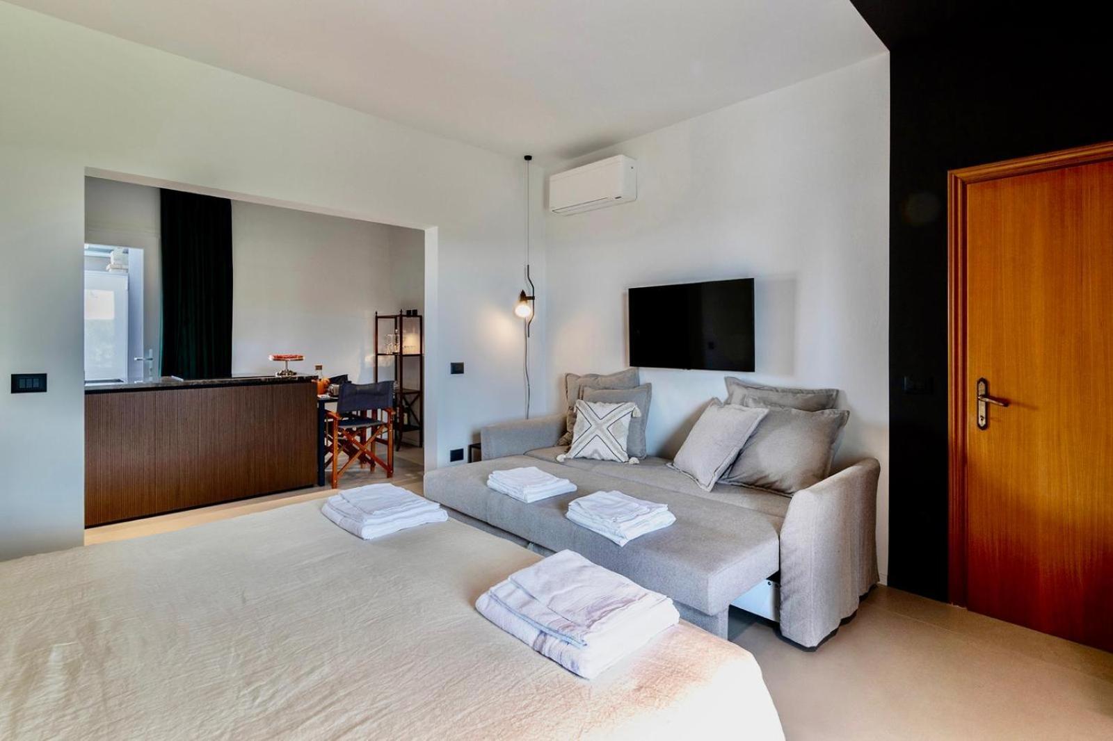 Triple Room Private Bathroom